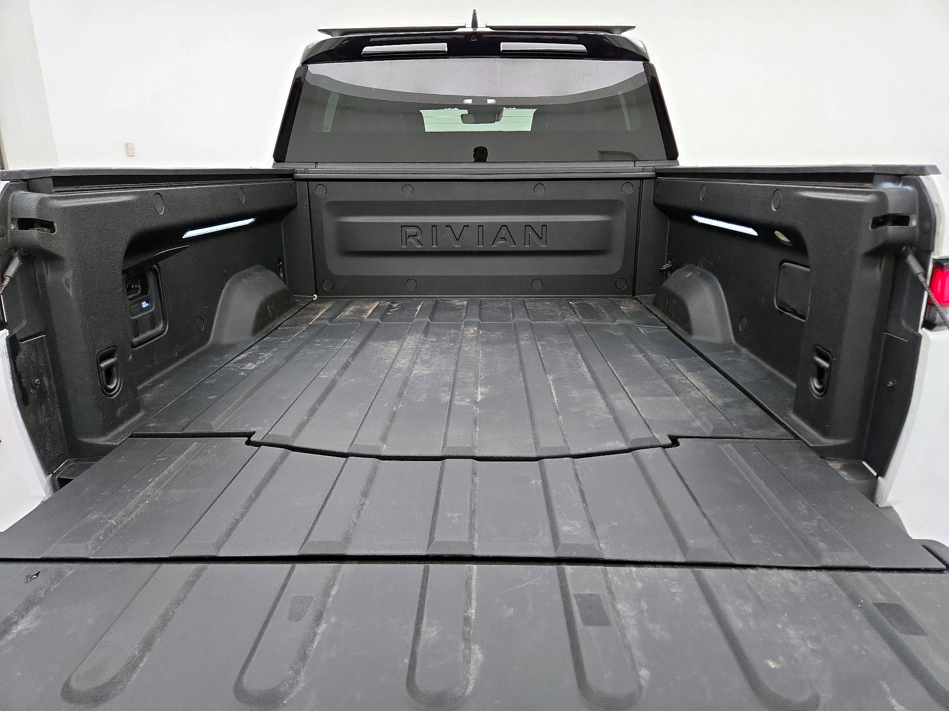 Thumbnail: 2022 Rivian R1T - 19