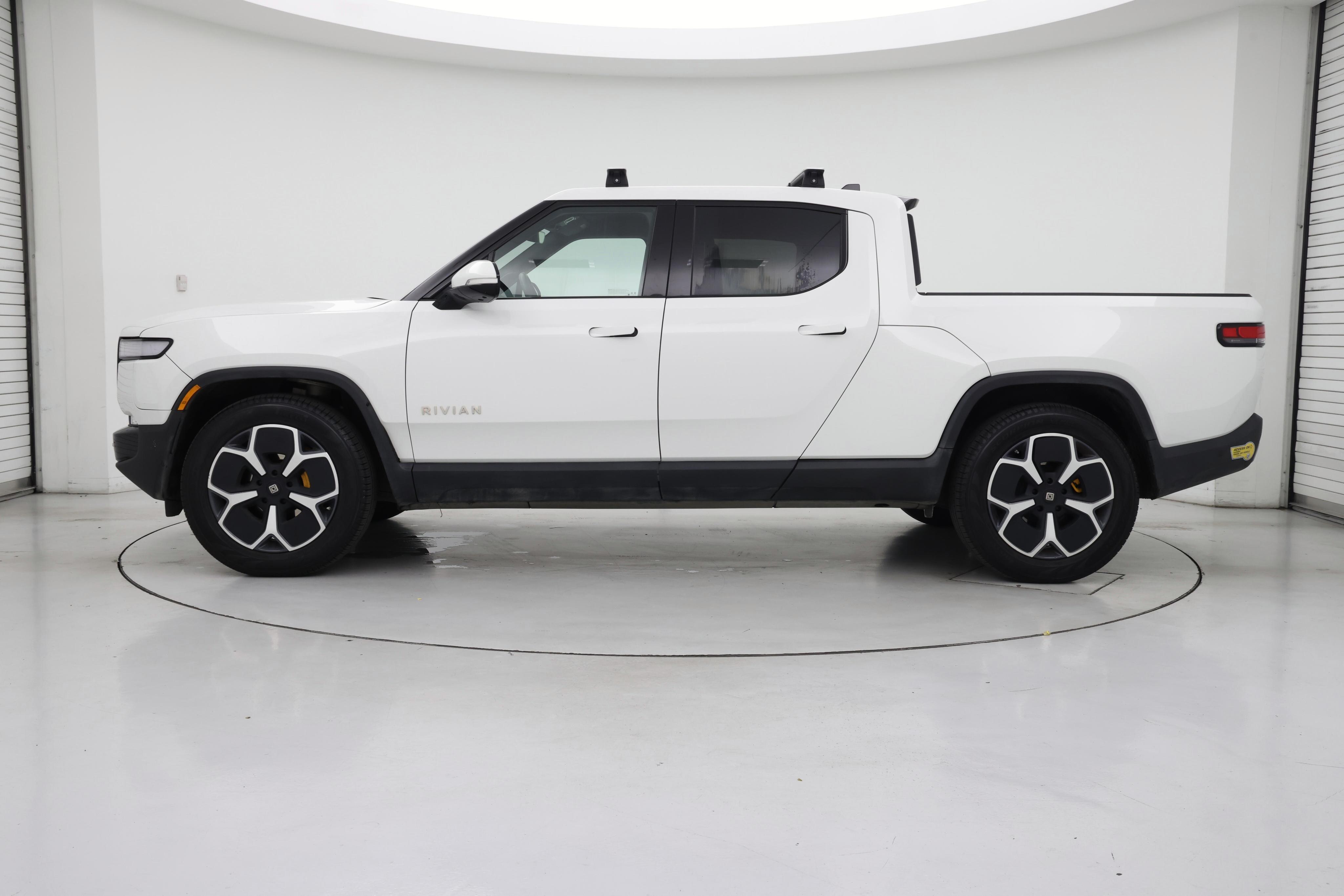 Thumbnail: 2022 Rivian R1T - 3