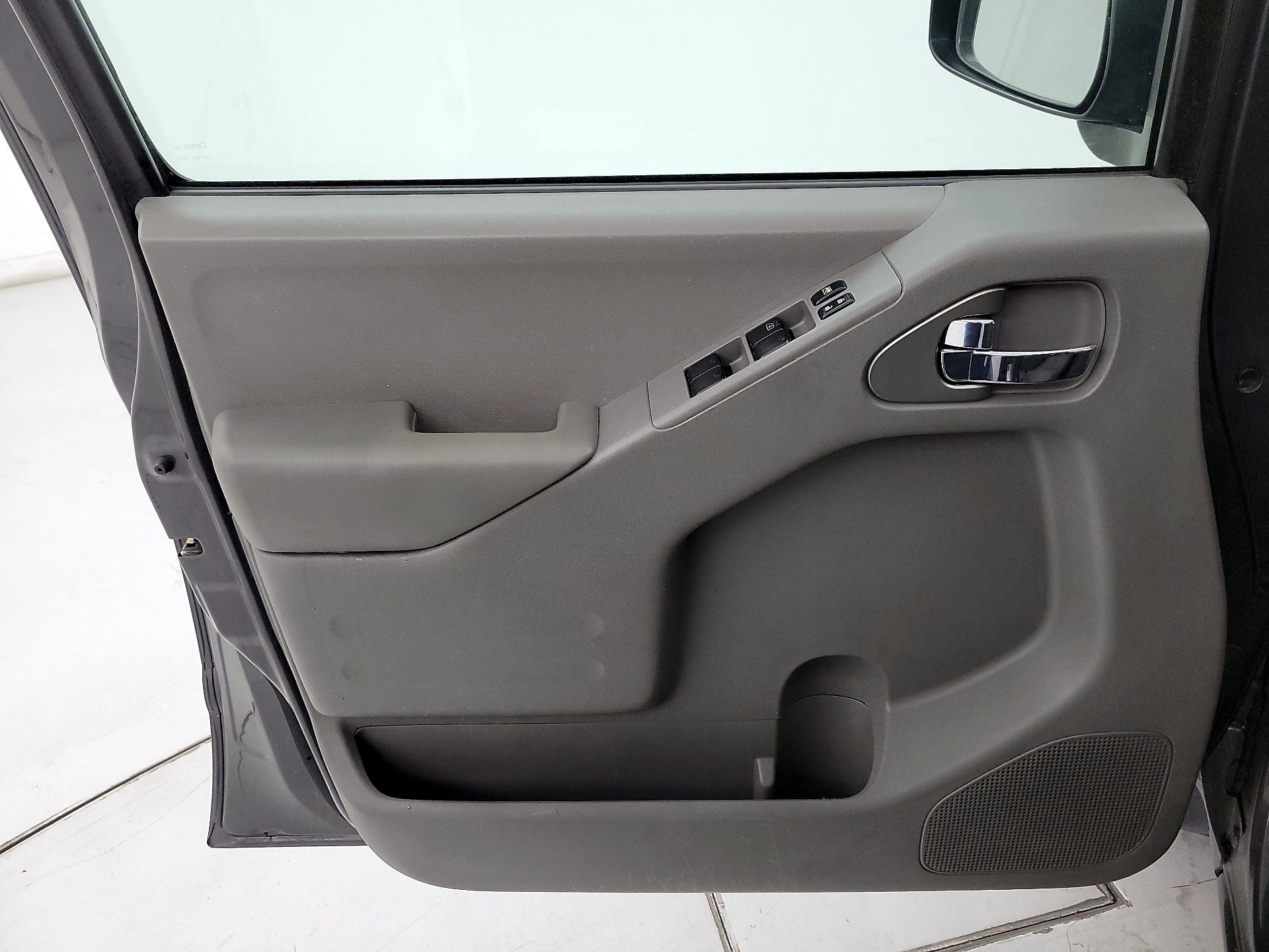 Thumbnail: 2015 Nissan Frontier - 12