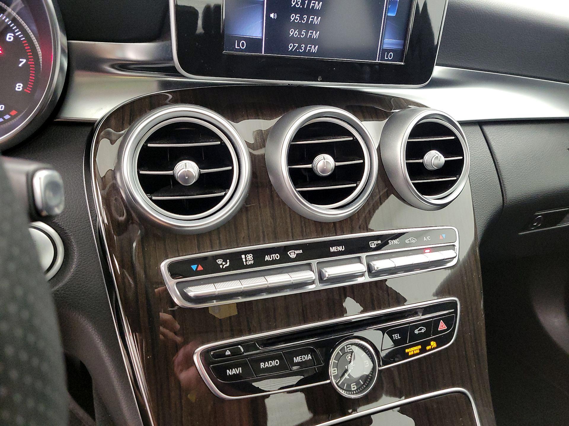 Thumbnail: 2015 Mercedes-Benz C-Class - 16