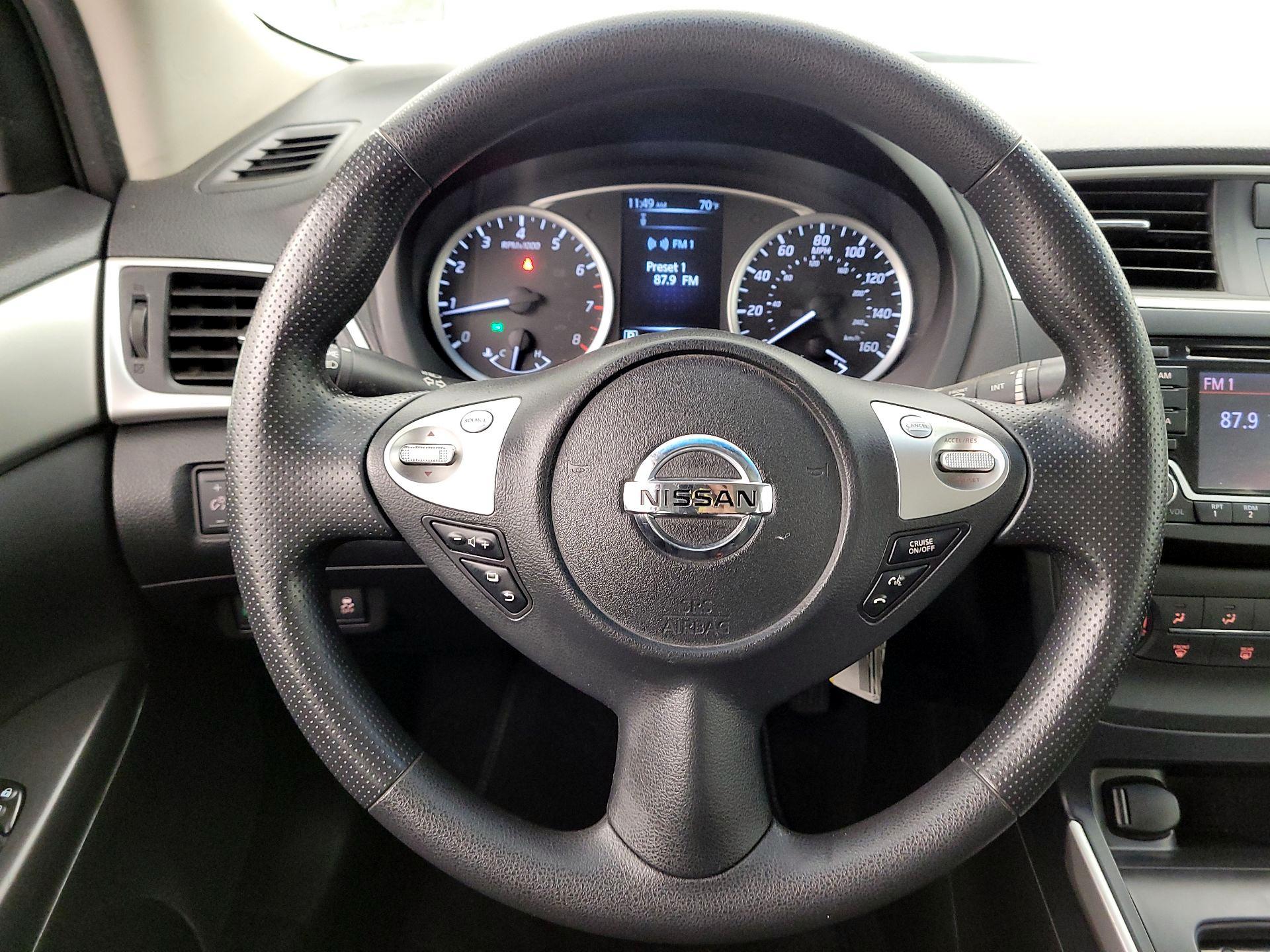 Thumbnail: 2018 Nissan Sentra - 10