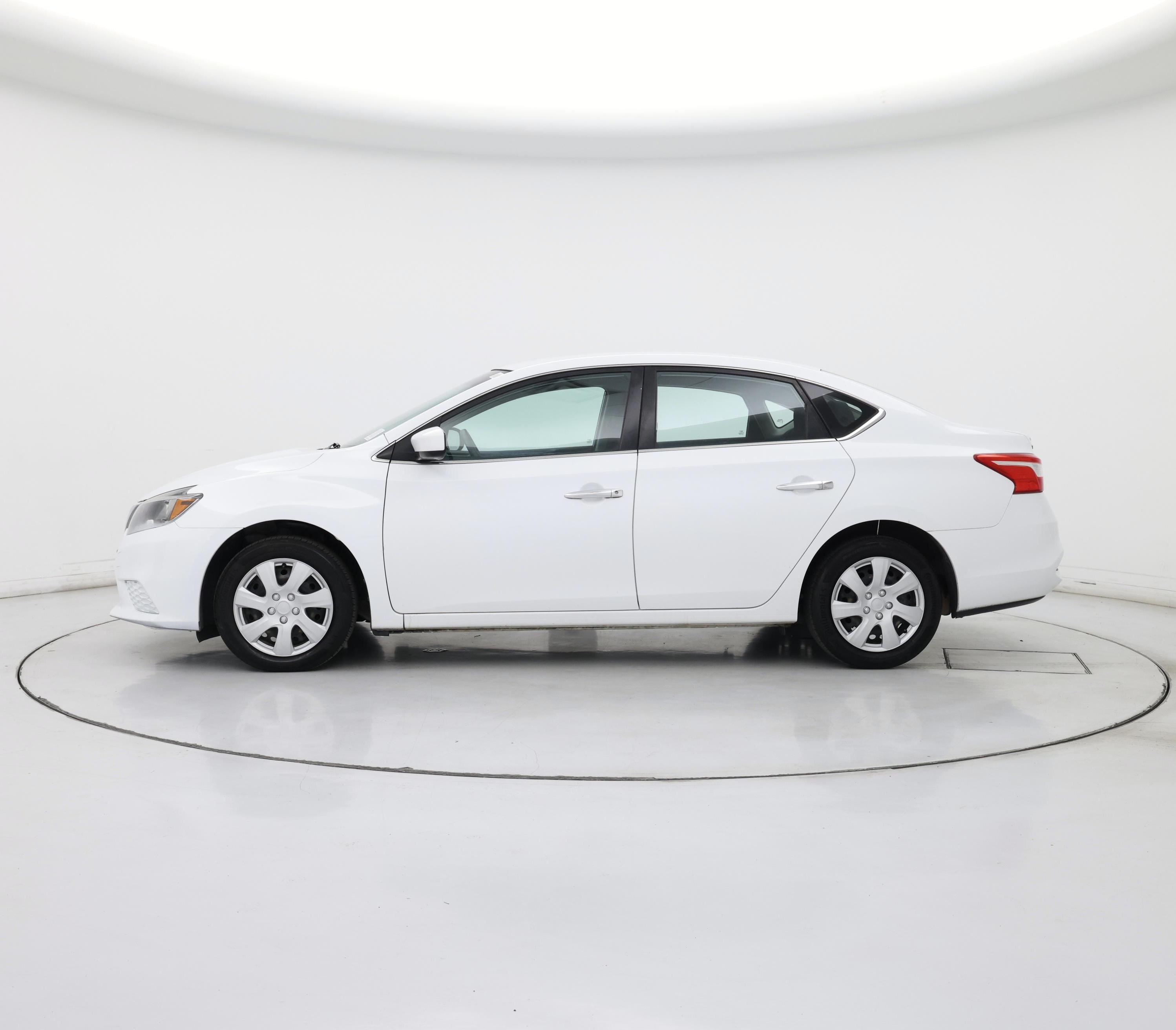 Thumbnail: 2018 Nissan Sentra - 3