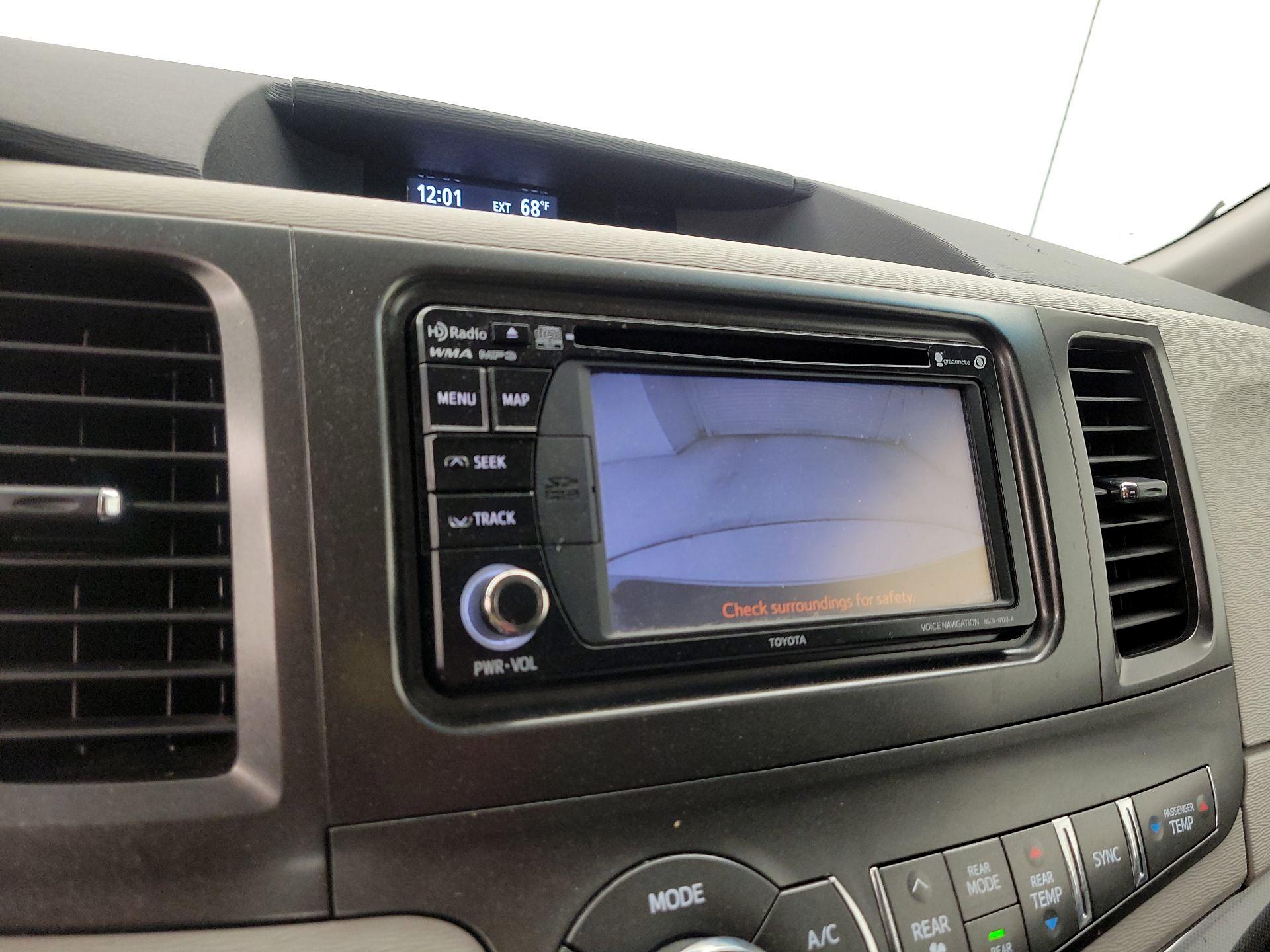 Thumbnail: 2014 Toyota Sienna - 15