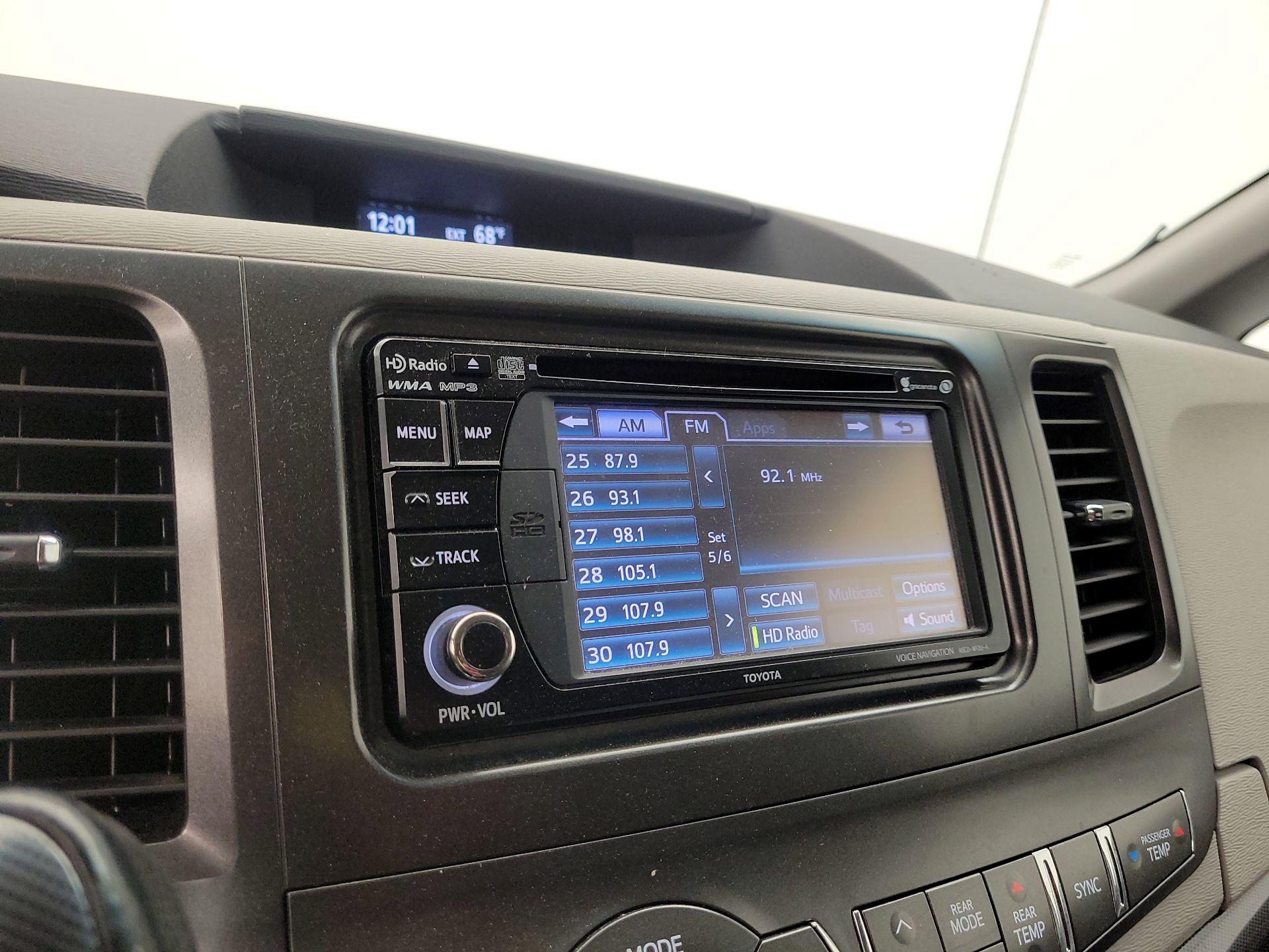 Thumbnail: 2014 Toyota Sienna - 16