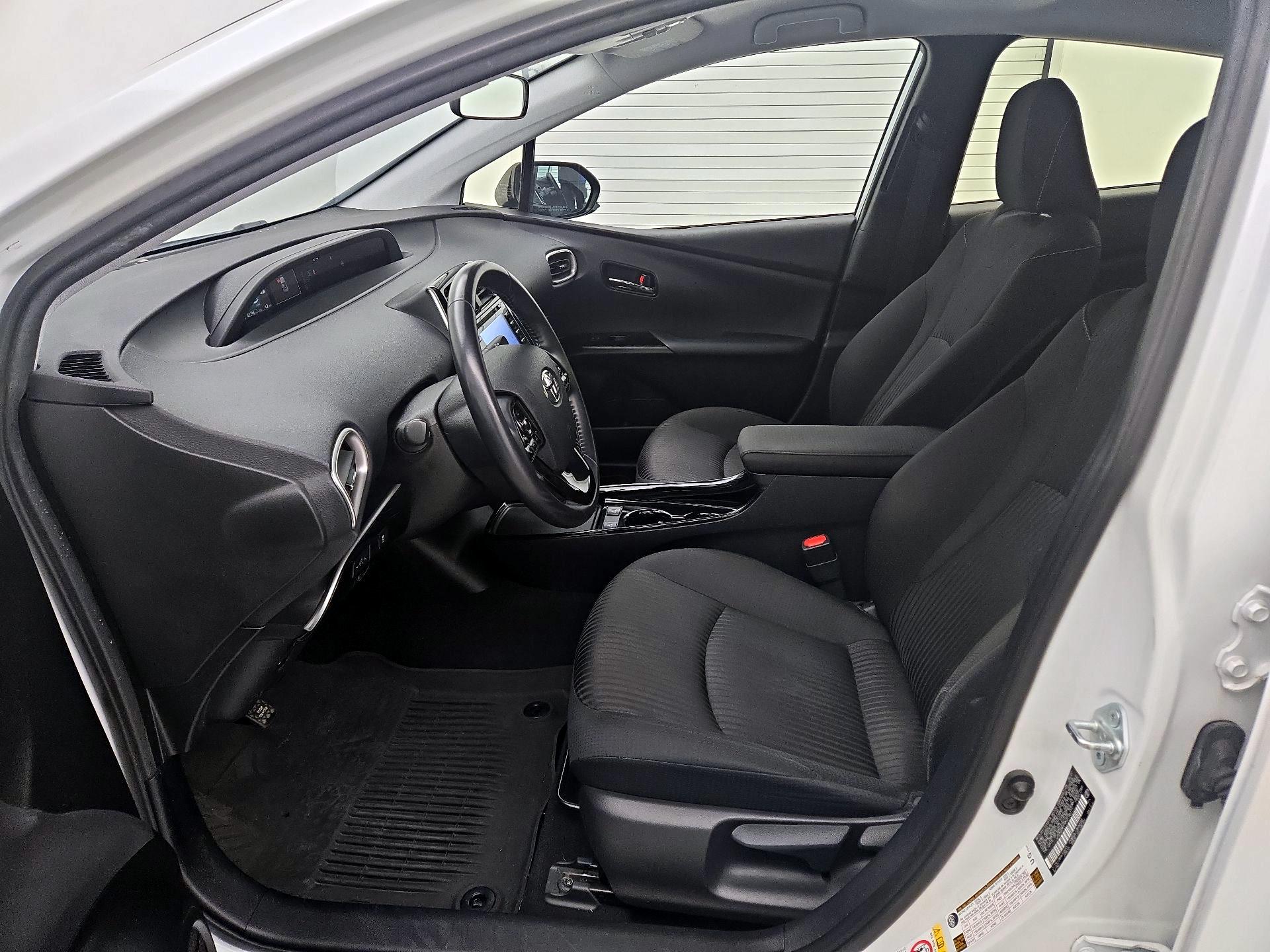 Thumbnail: 2021 Toyota Prius Prime - 11
