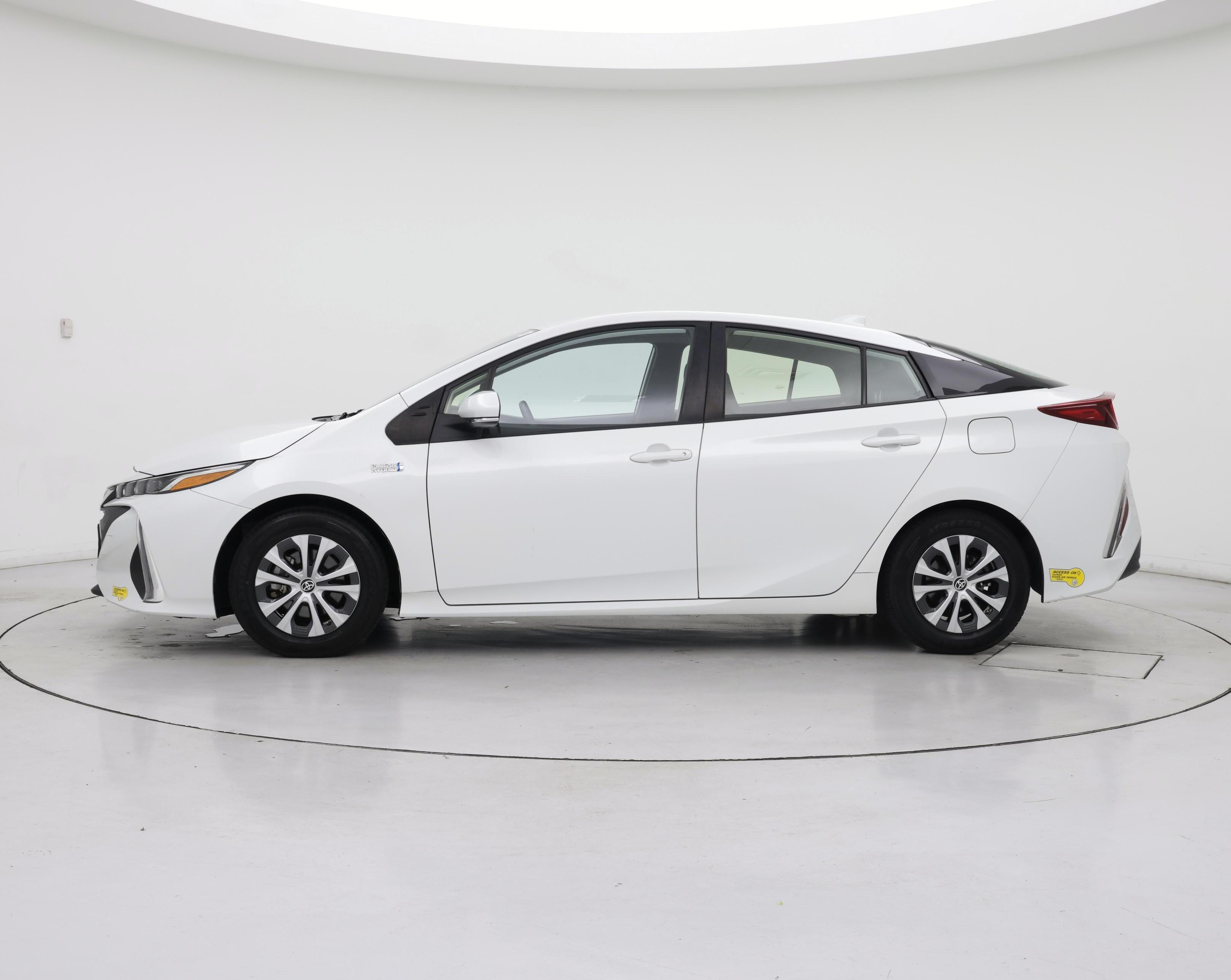 Thumbnail: 2021 Toyota Prius Prime - 3