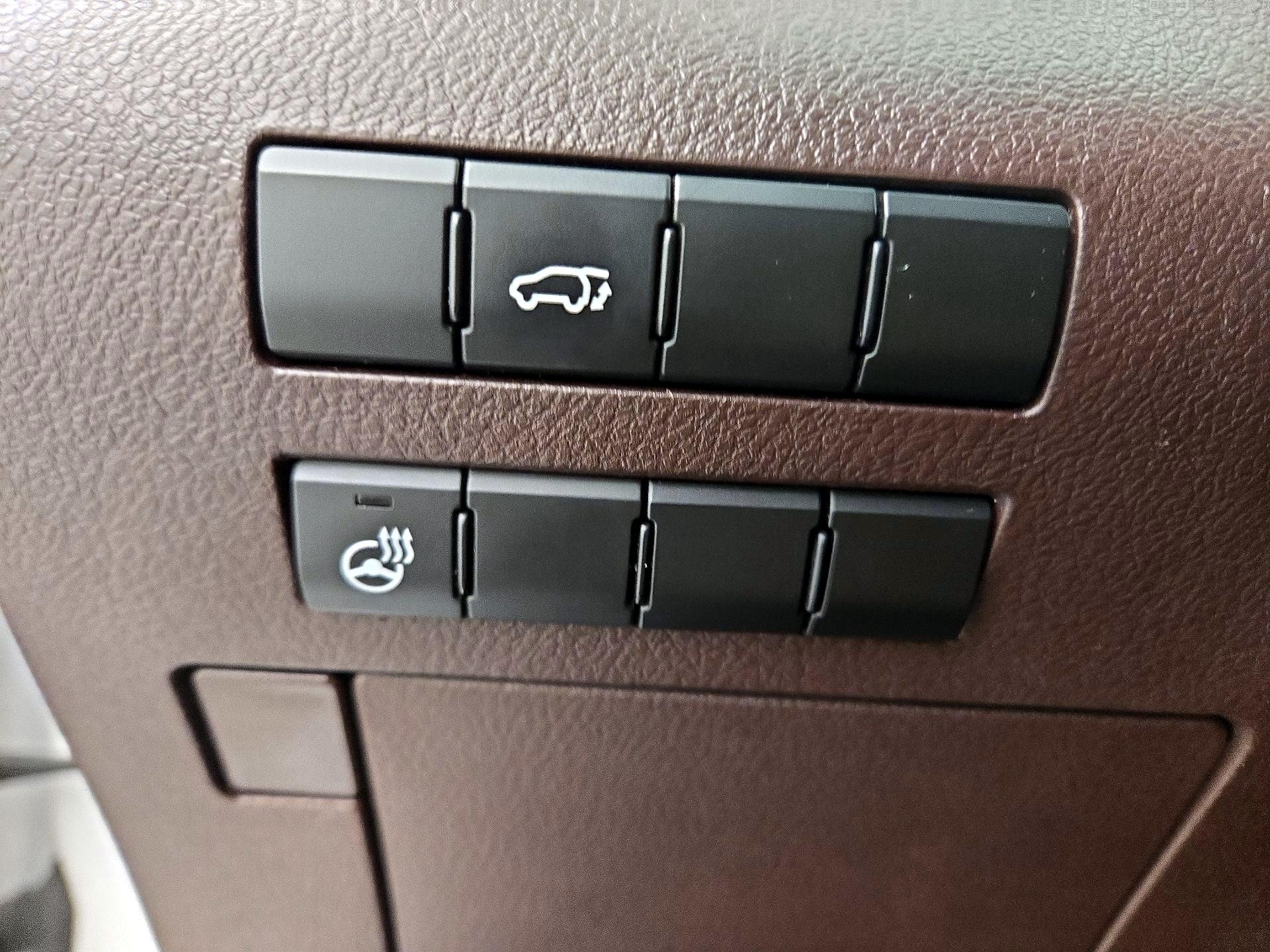 Thumbnail: 2016 Lexus RX - 13