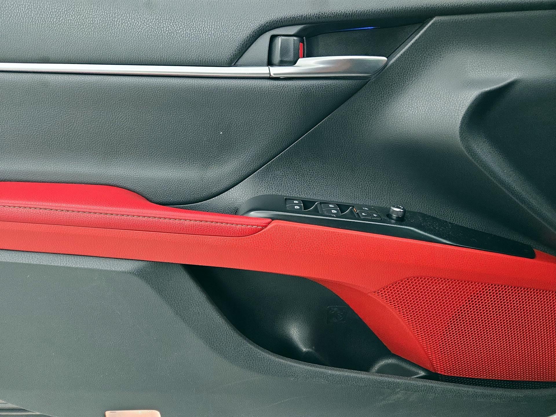 Thumbnail: 2019 Toyota Camry - 12