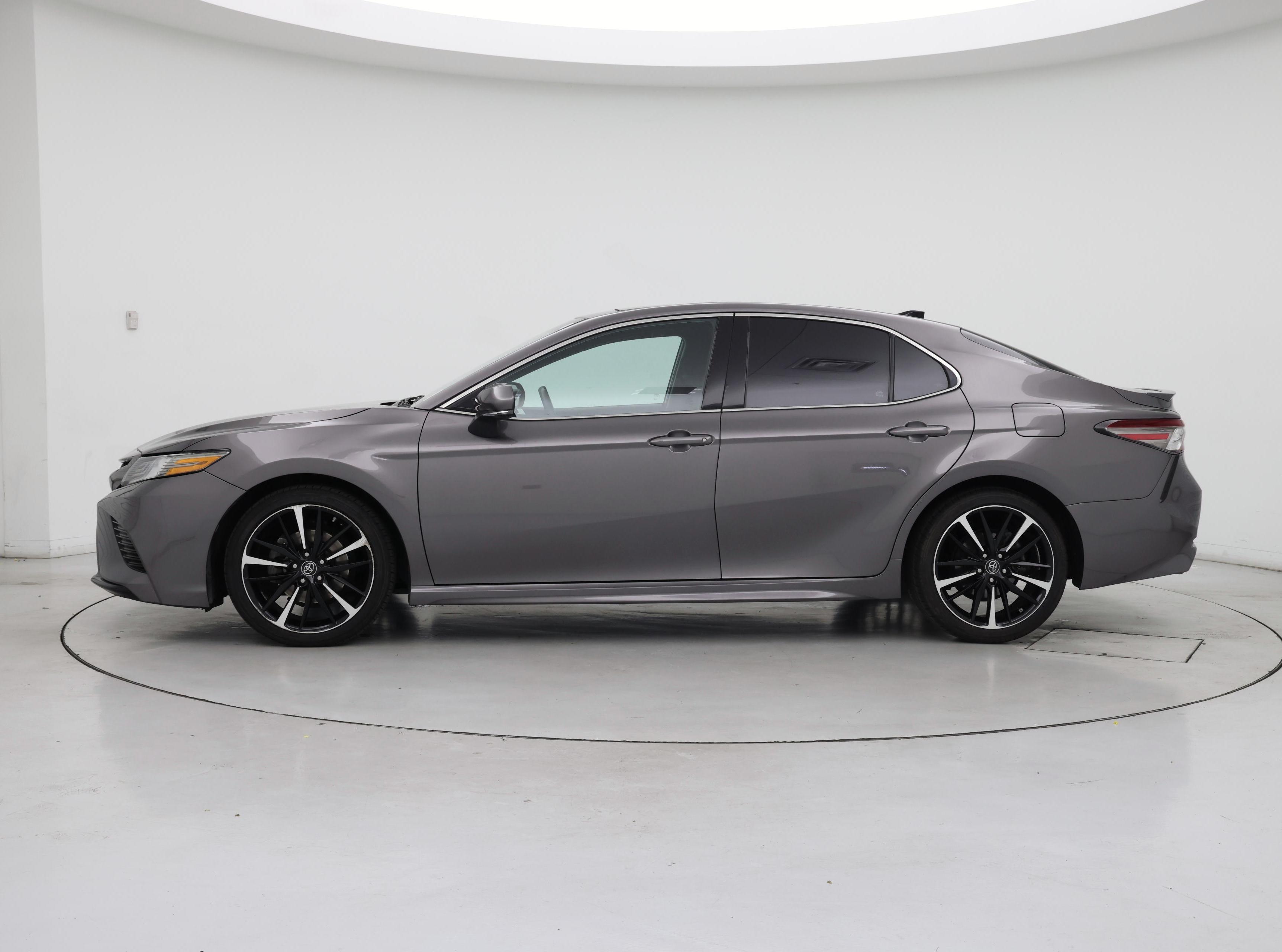 Thumbnail: 2019 Toyota Camry - 3