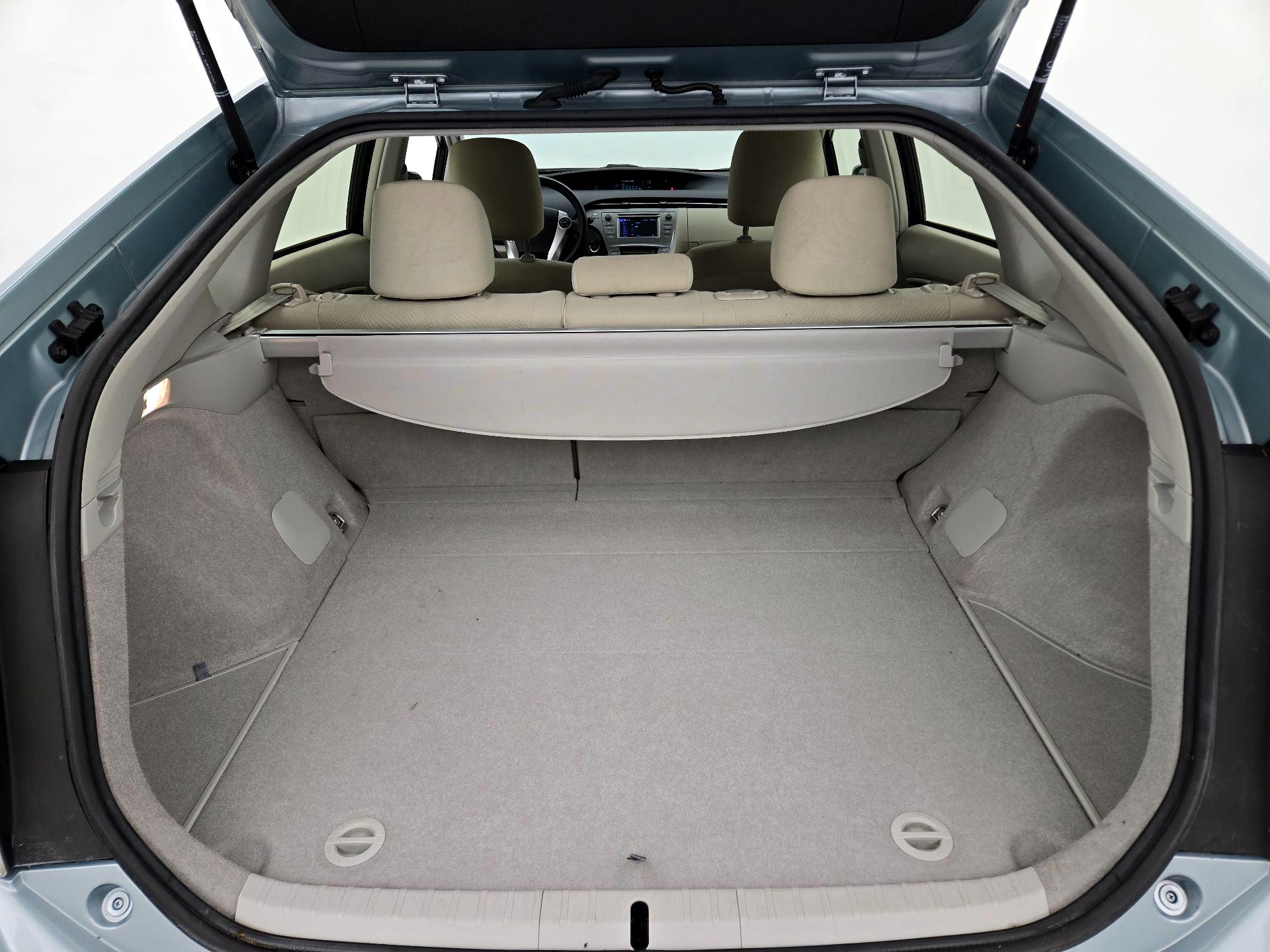 Thumbnail: 2015 Toyota Prius - 20