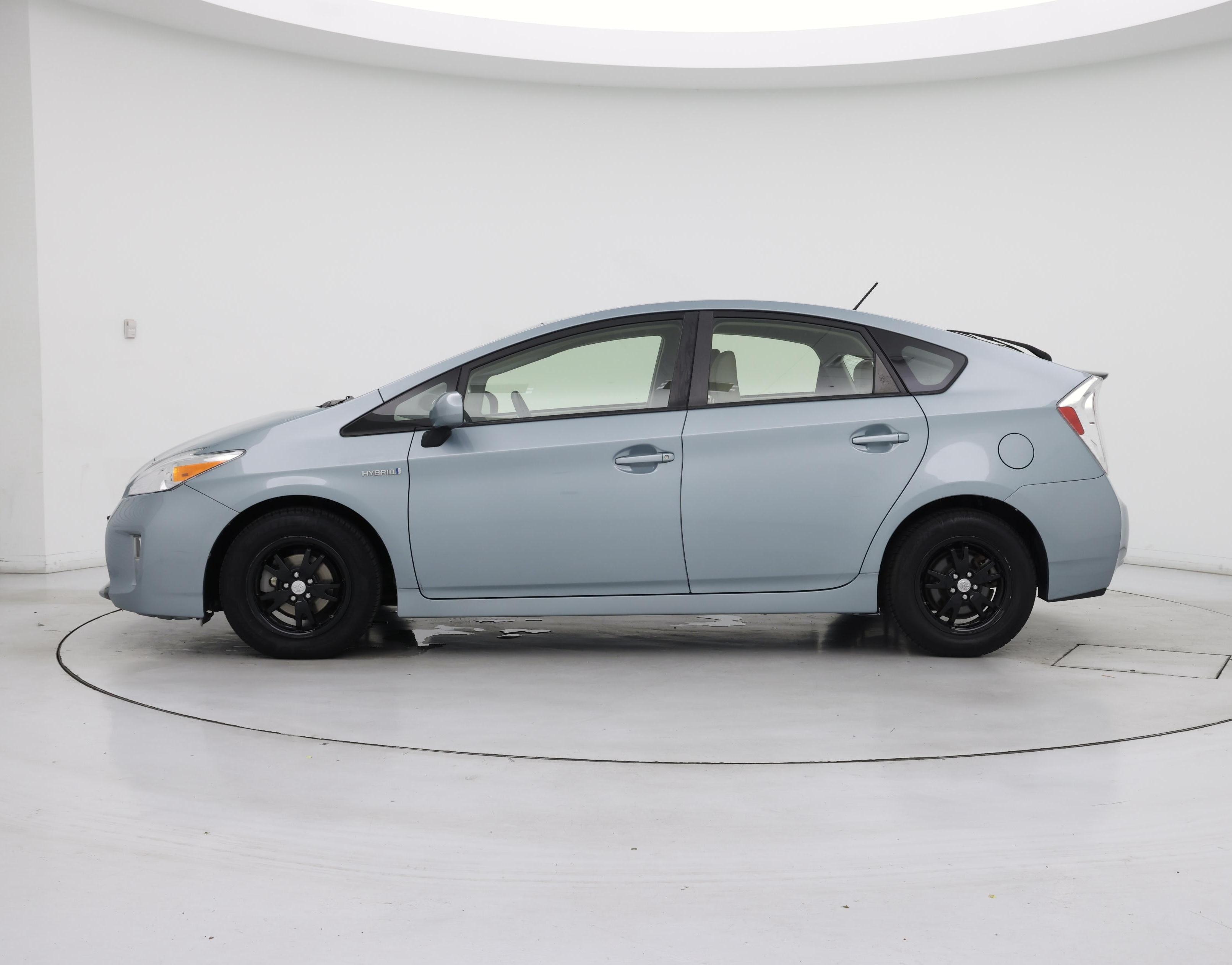 Thumbnail: 2015 Toyota Prius - 3