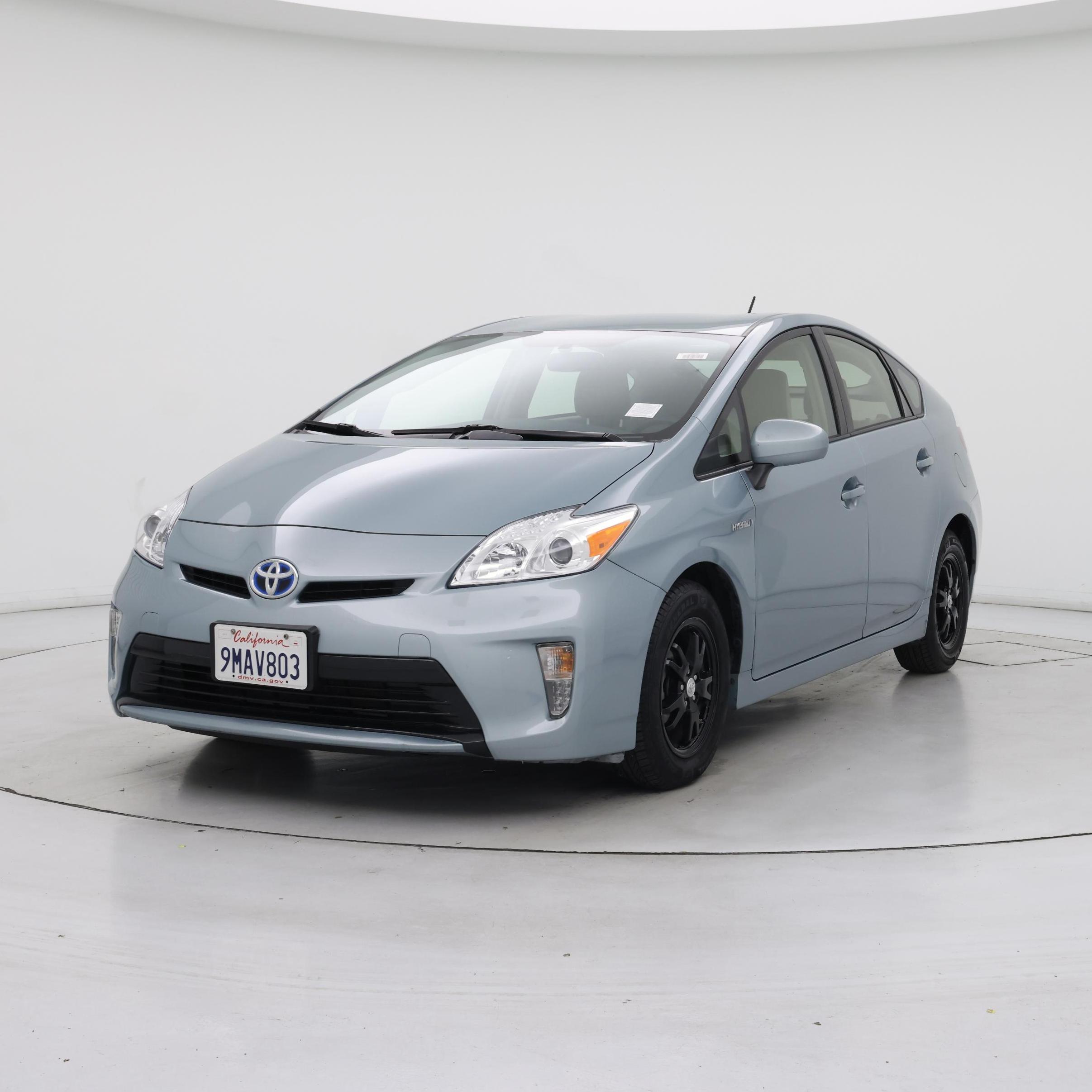 Thumbnail: 2015 Toyota Prius - 4