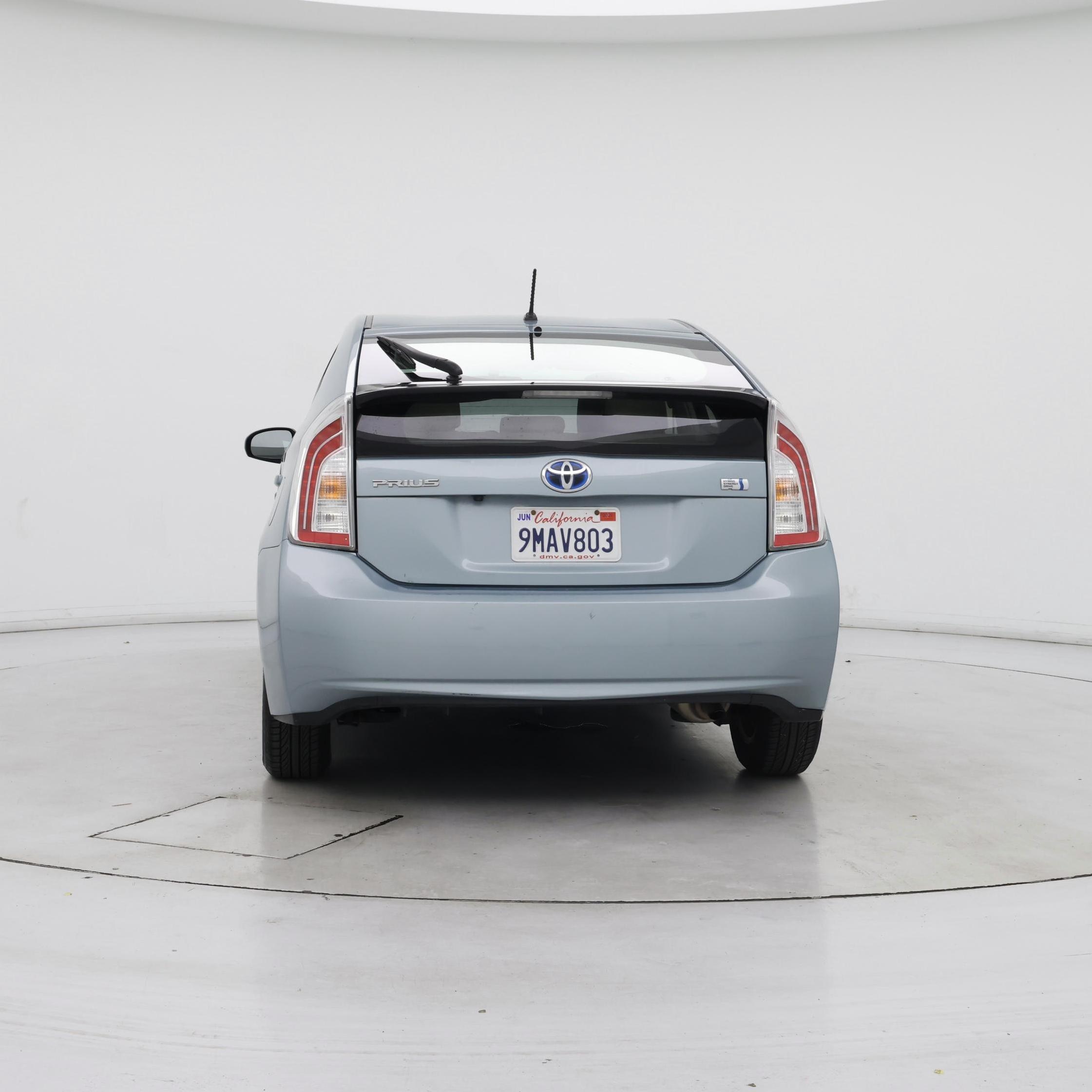 Thumbnail: 2015 Toyota Prius - 6