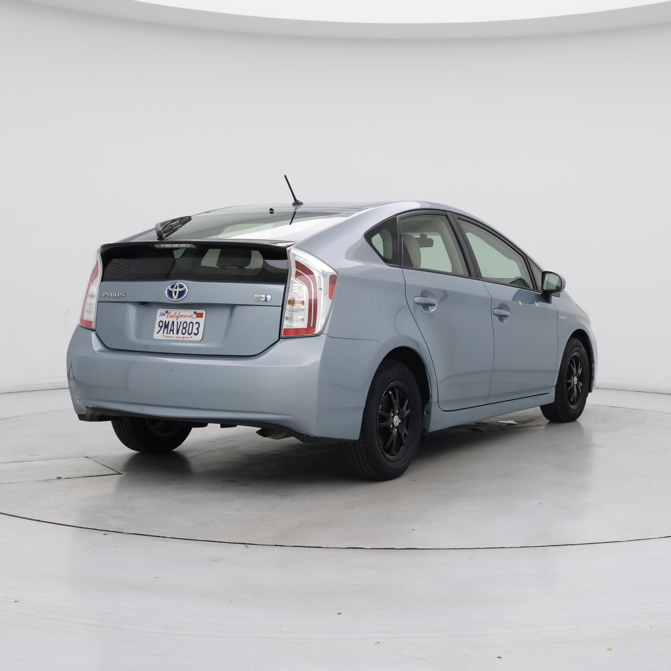 Thumbnail: 2015 Toyota Prius - 8