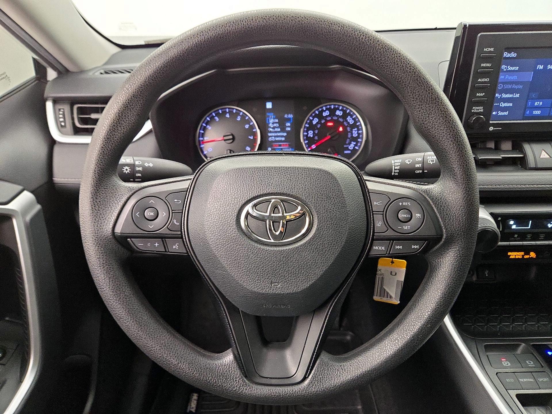 Thumbnail: 2020 Toyota RAV4 - 10