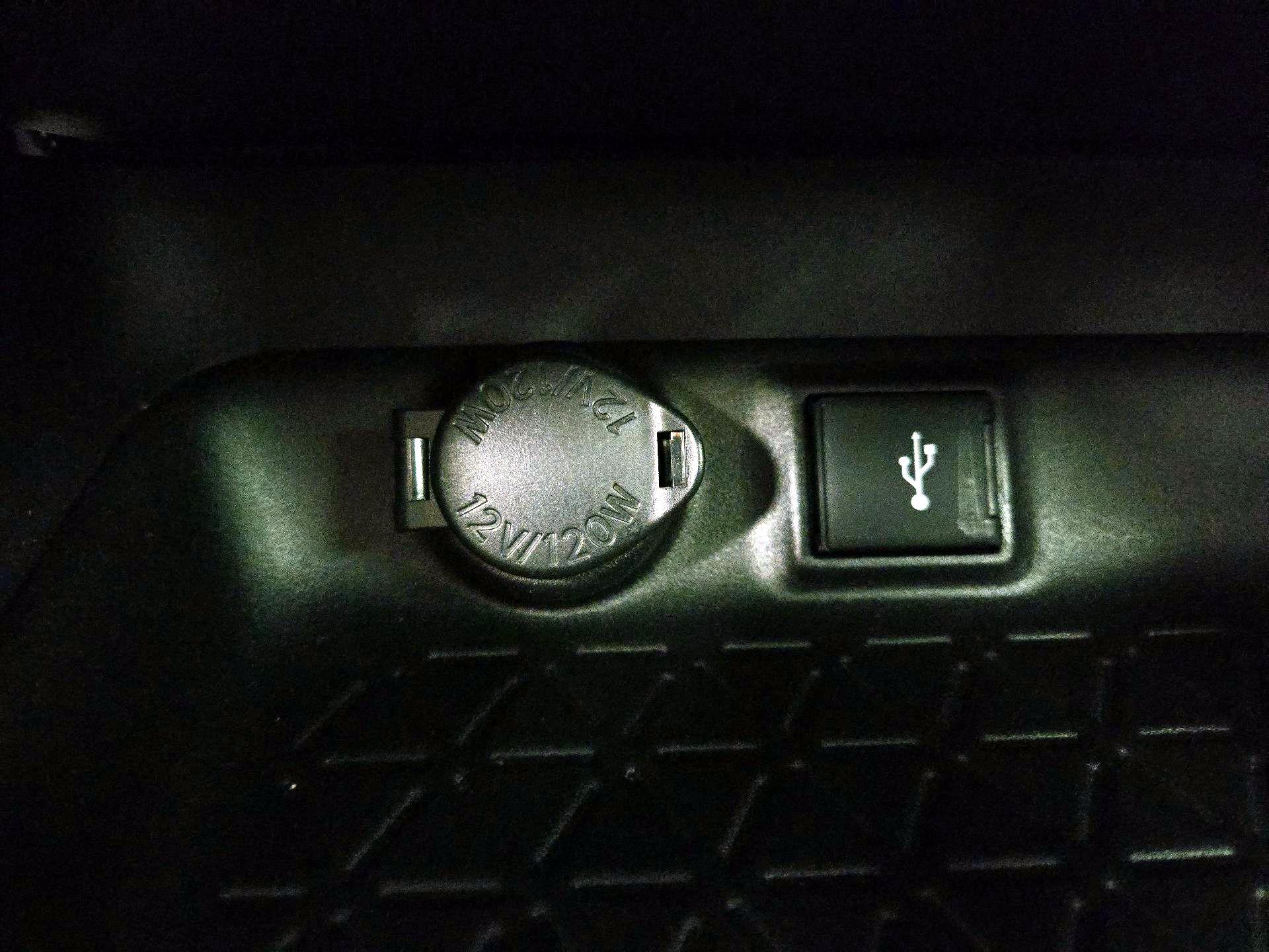 Thumbnail: 2020 Toyota RAV4 - 18