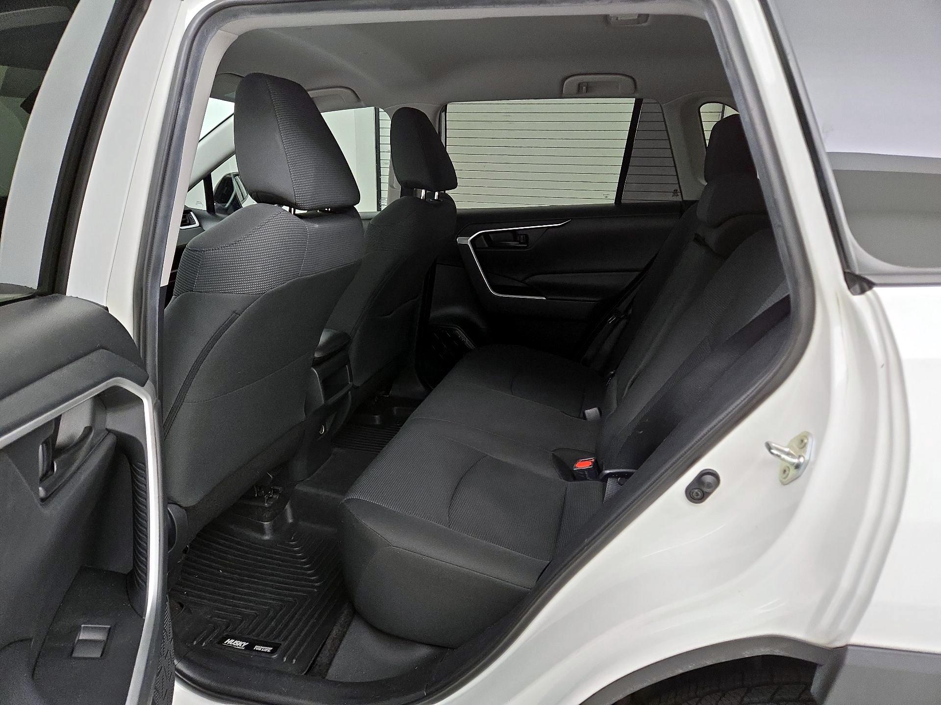 Thumbnail: 2020 Toyota RAV4 - 19