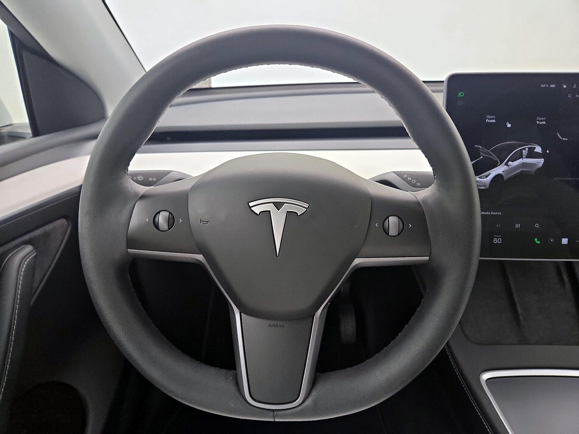 Thumbnail: 2023 Tesla Model Y - 10