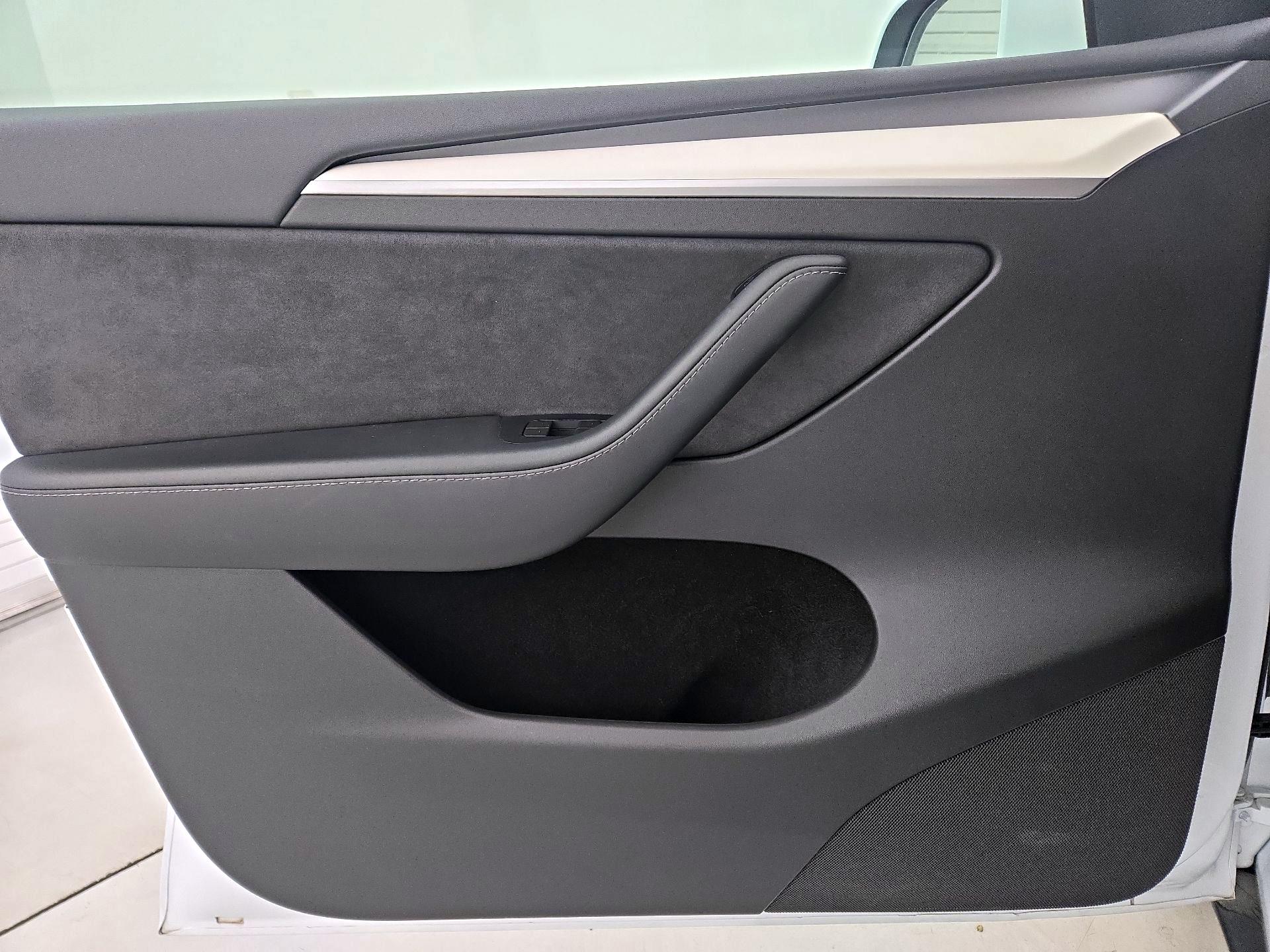 Thumbnail: 2023 Tesla Model Y - 12