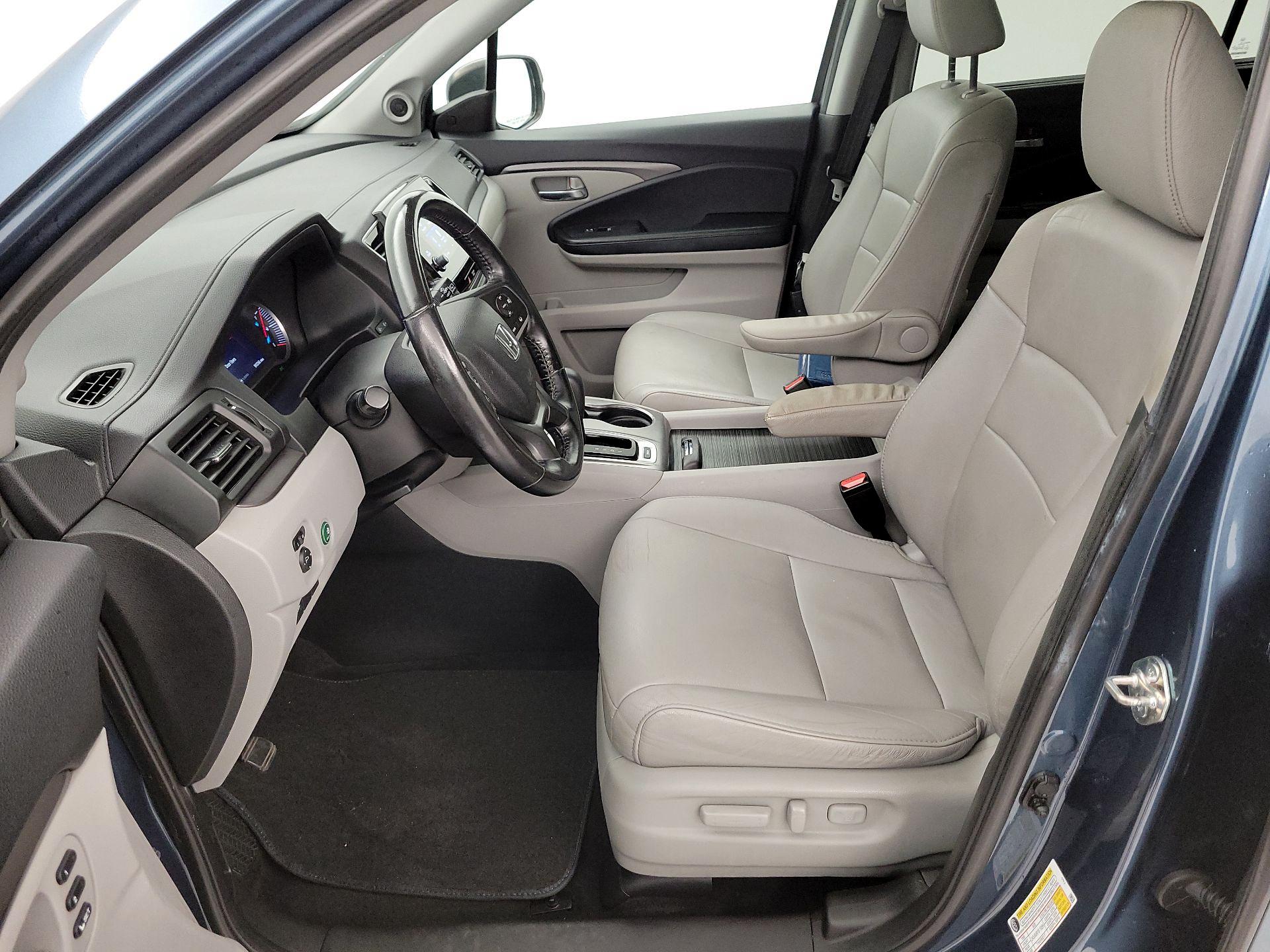 Thumbnail: 2019 Honda Pilot - 11