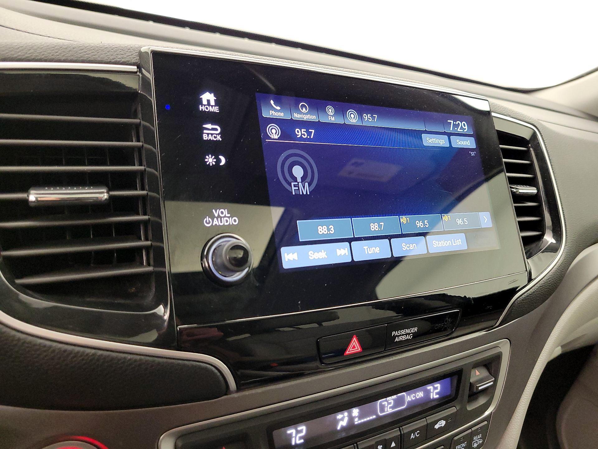 Thumbnail: 2019 Honda Pilot - 16