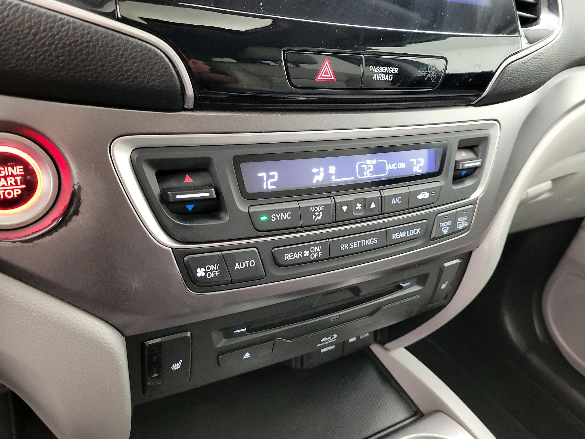 Thumbnail: 2019 Honda Pilot - 17