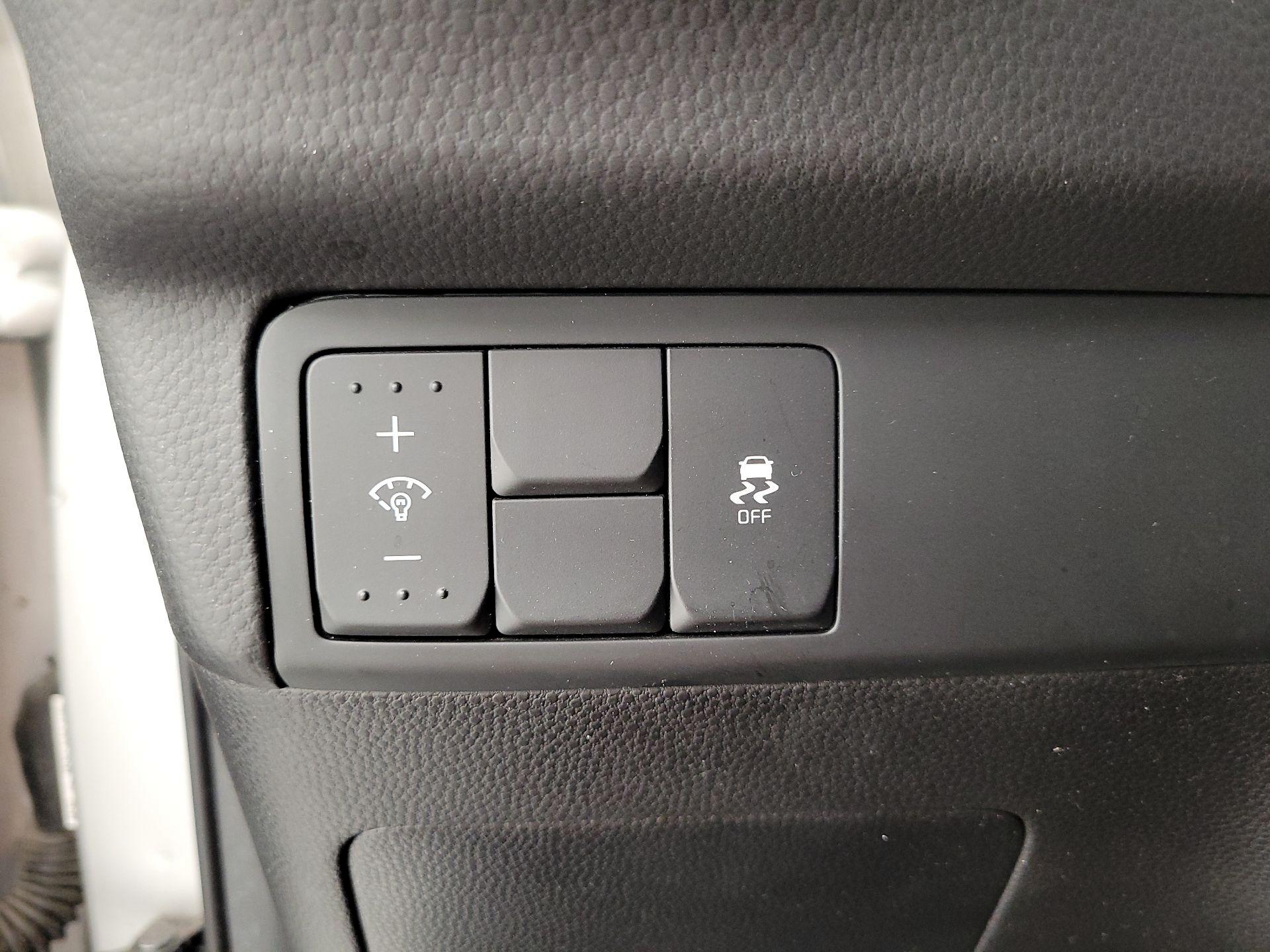 Thumbnail: 2018 Kia Soul - 13