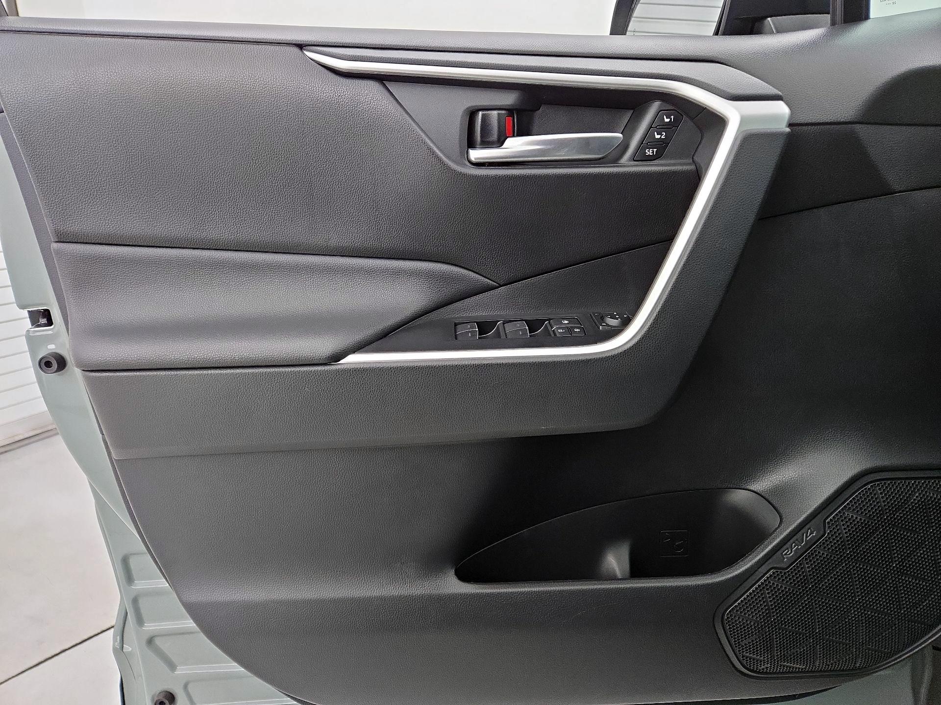 Thumbnail: 2023 Toyota RAV4 - 12