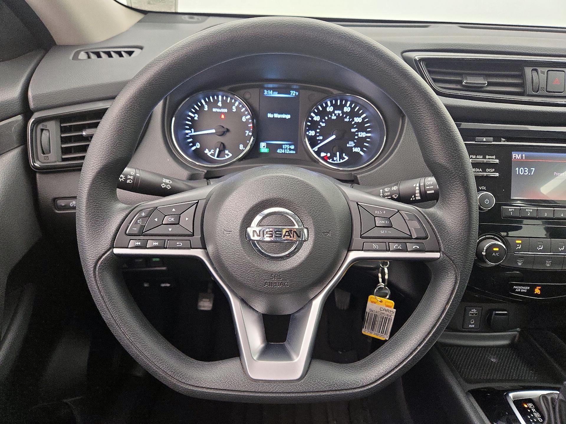 Thumbnail: 2017 Nissan Rogue - 10