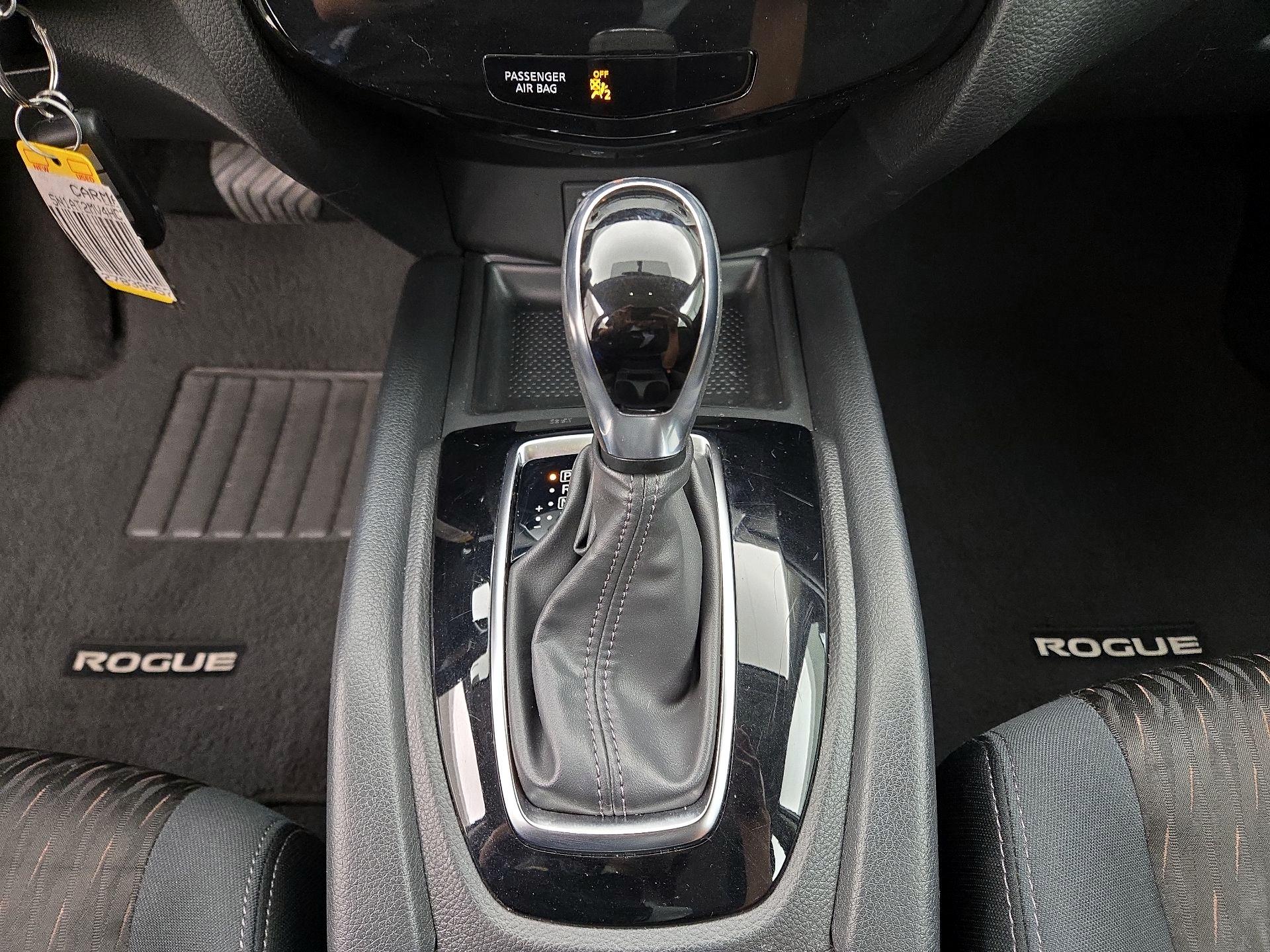 Thumbnail: 2017 Nissan Rogue - 17
