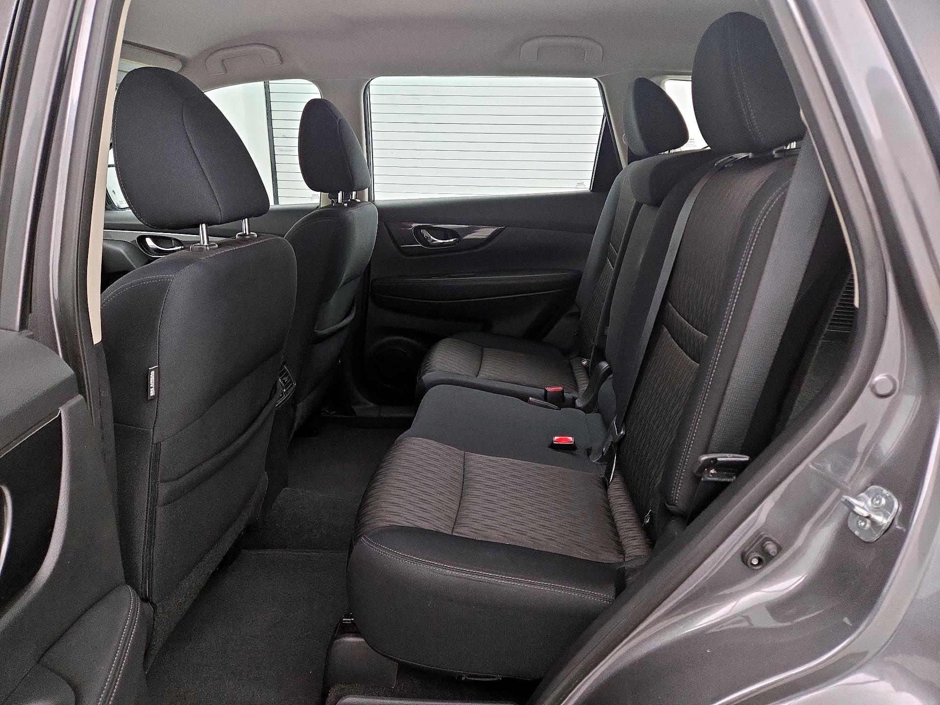 Thumbnail: 2017 Nissan Rogue - 19