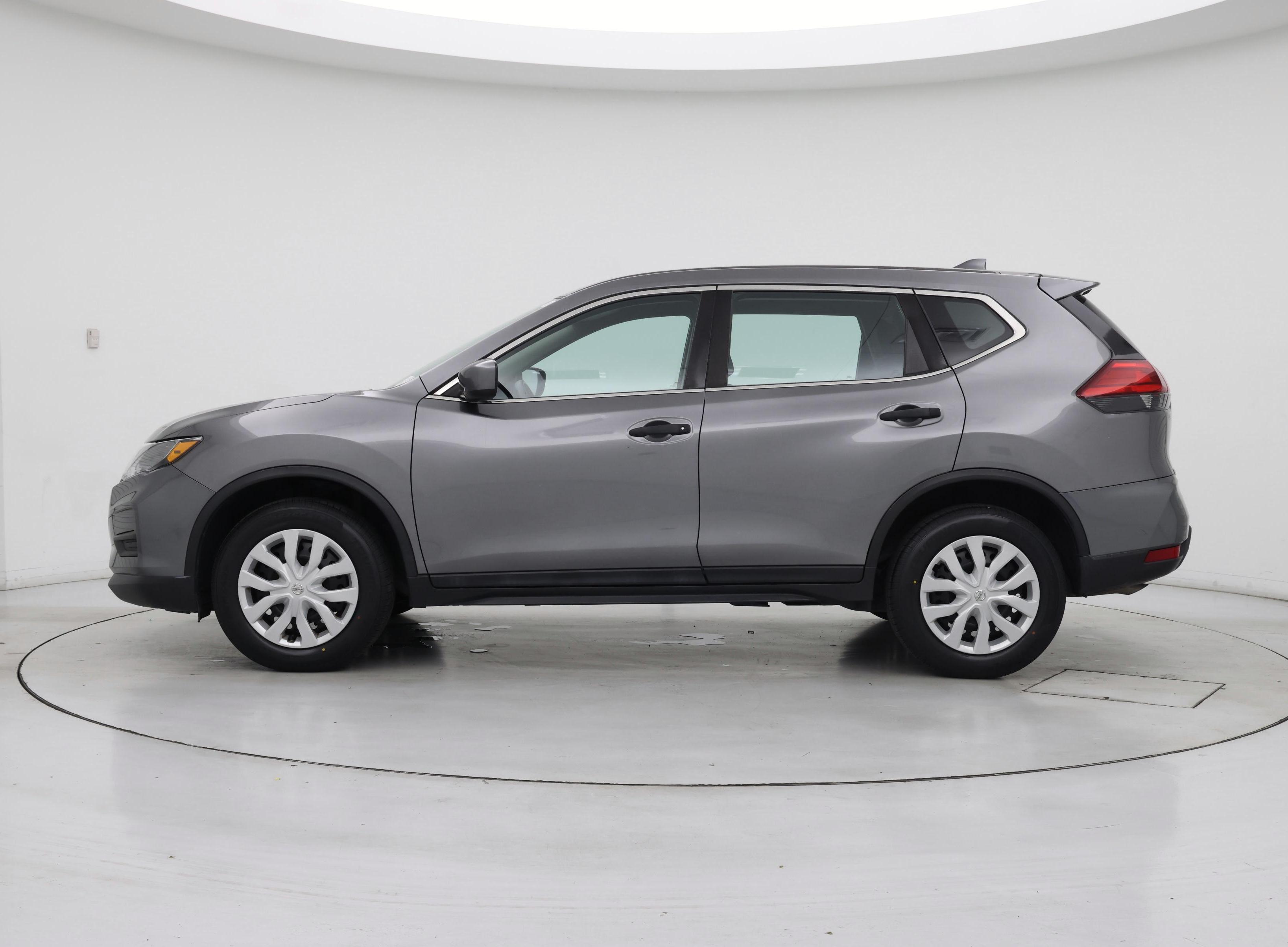 Thumbnail: 2017 Nissan Rogue - 3