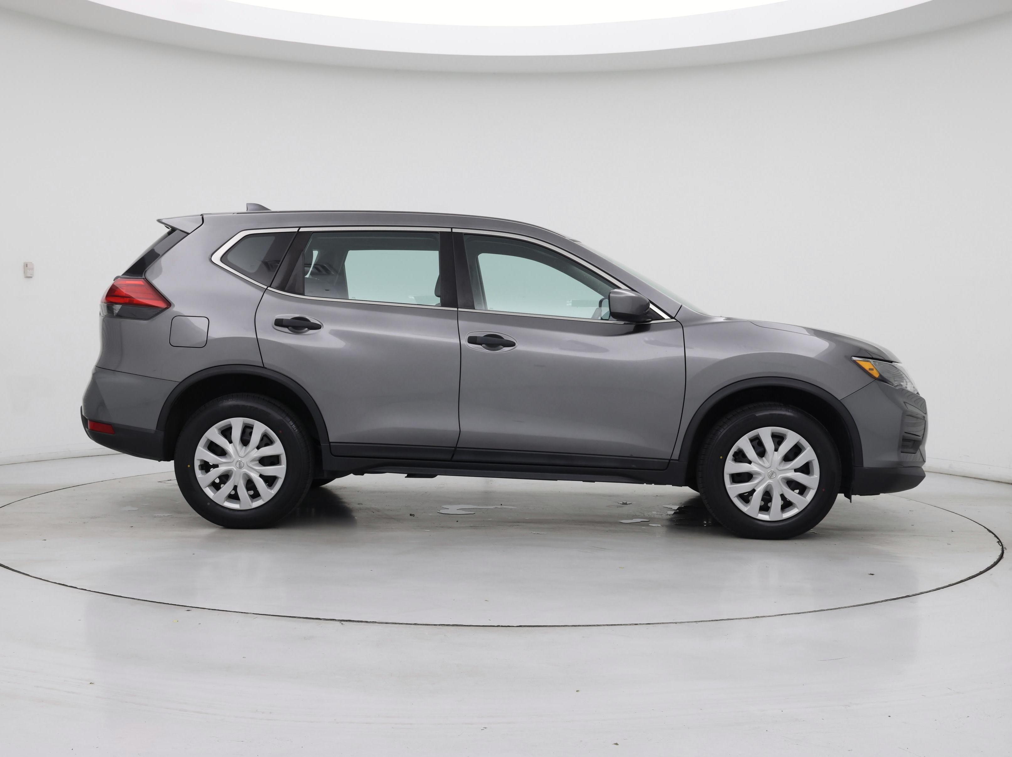 Thumbnail: 2017 Nissan Rogue - 7