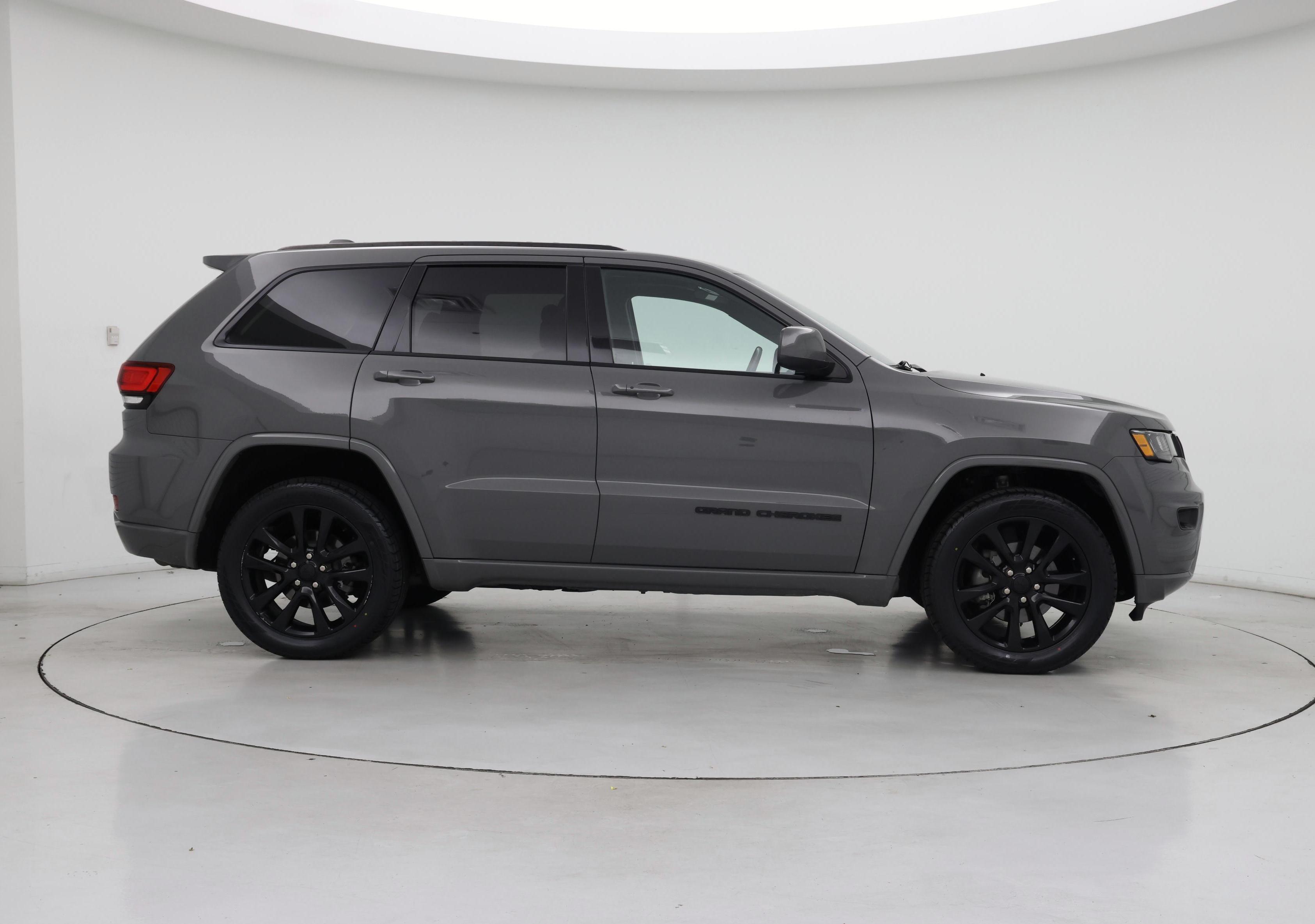 Thumbnail: 2020 Jeep Grand Cherokee - 7