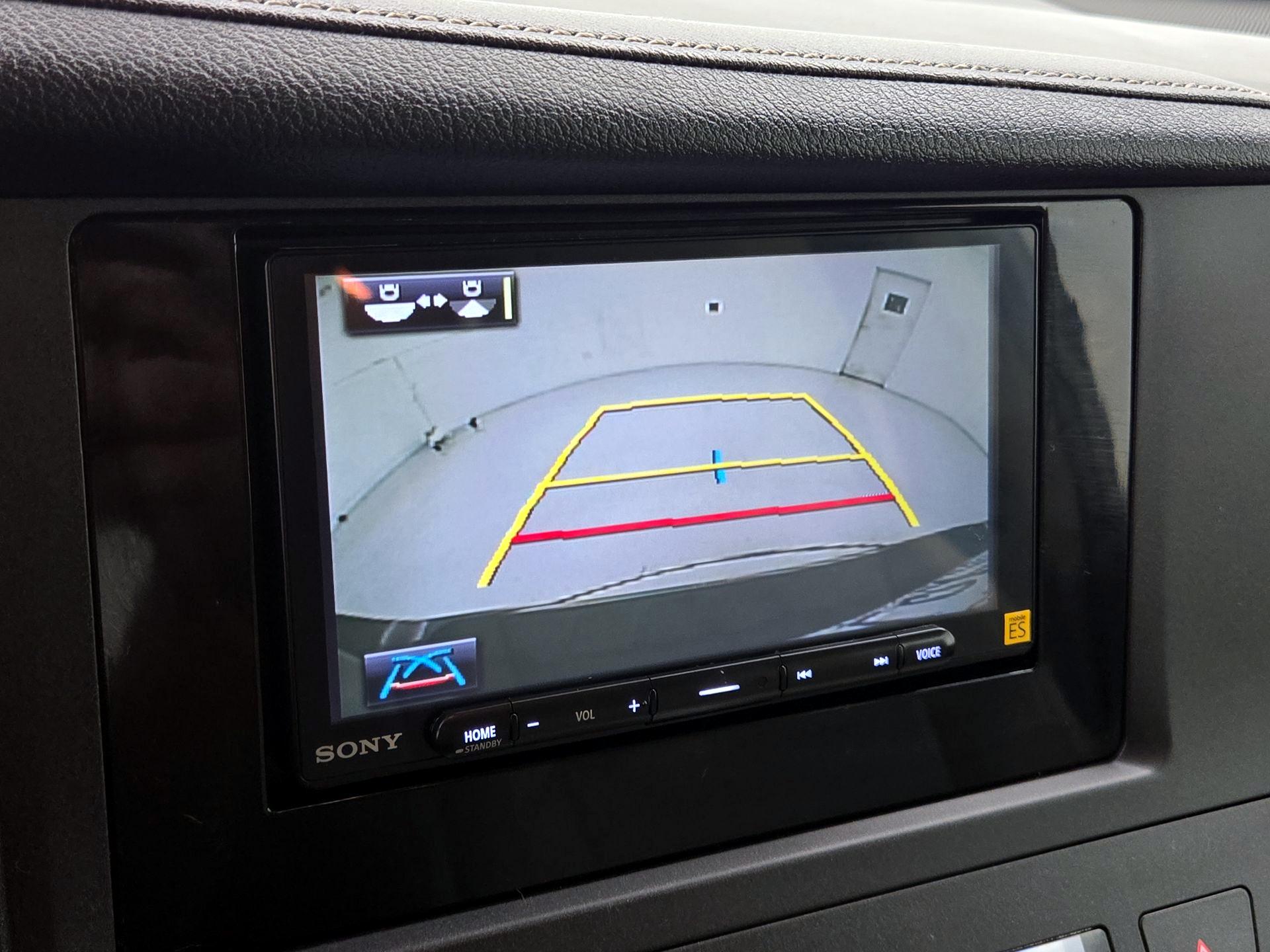 Thumbnail: 2015 Toyota Sienna - 14