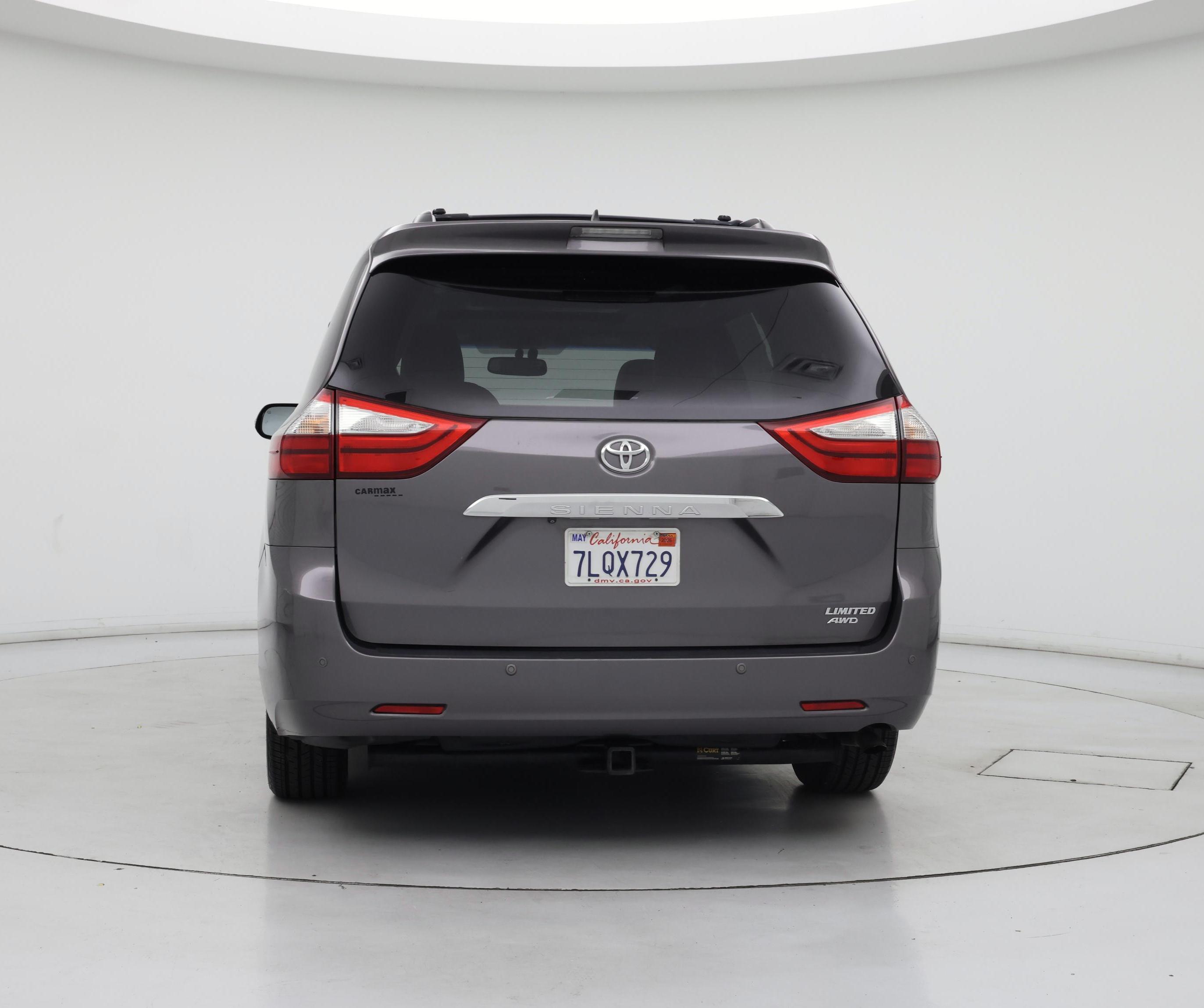 Thumbnail: 2015 Toyota Sienna - 6