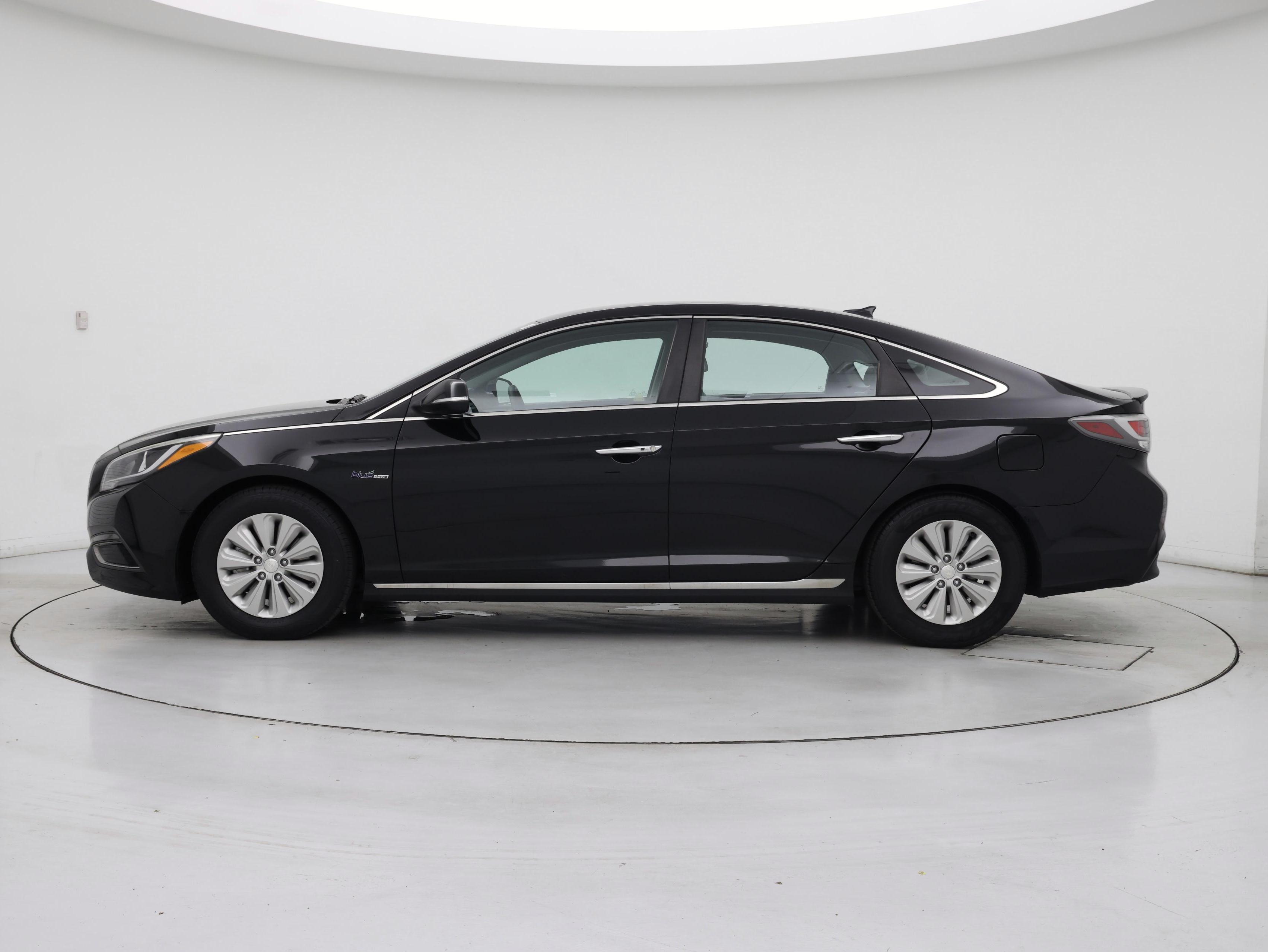 Thumbnail: 2017 Hyundai Sonata - 3