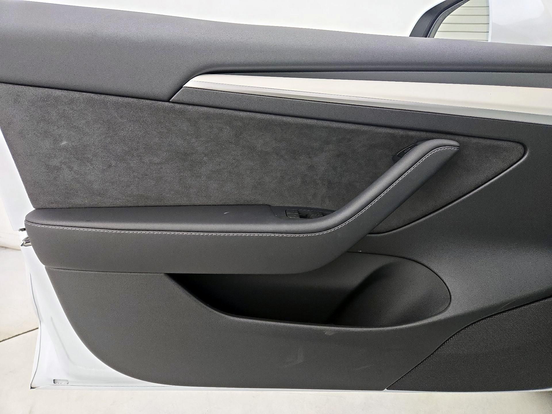Thumbnail: 2023 Tesla Model 3 - 12