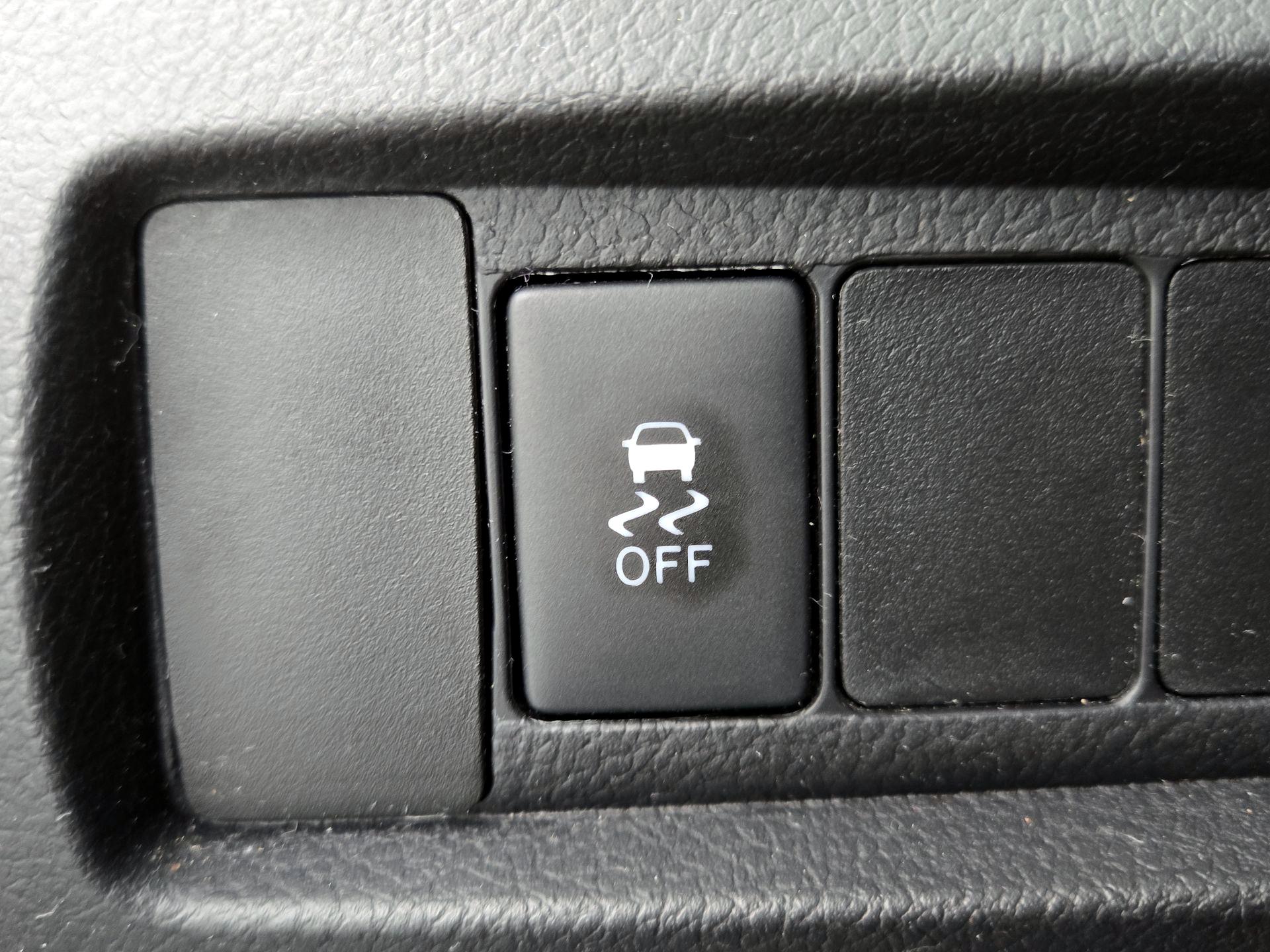 Thumbnail: 2018 Toyota Sienna - 13