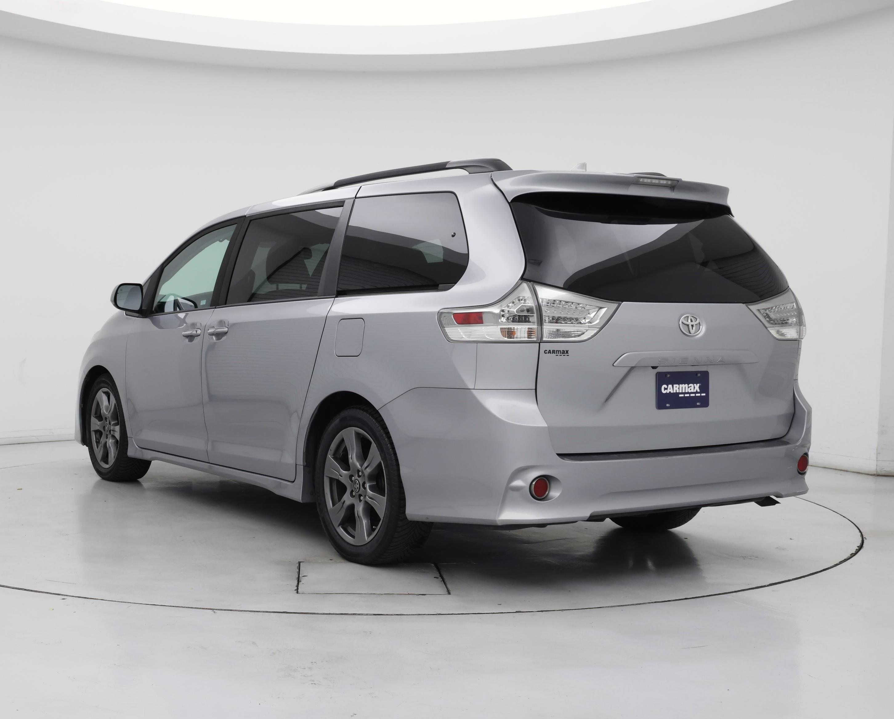 Thumbnail: 2018 Toyota Sienna - 2
