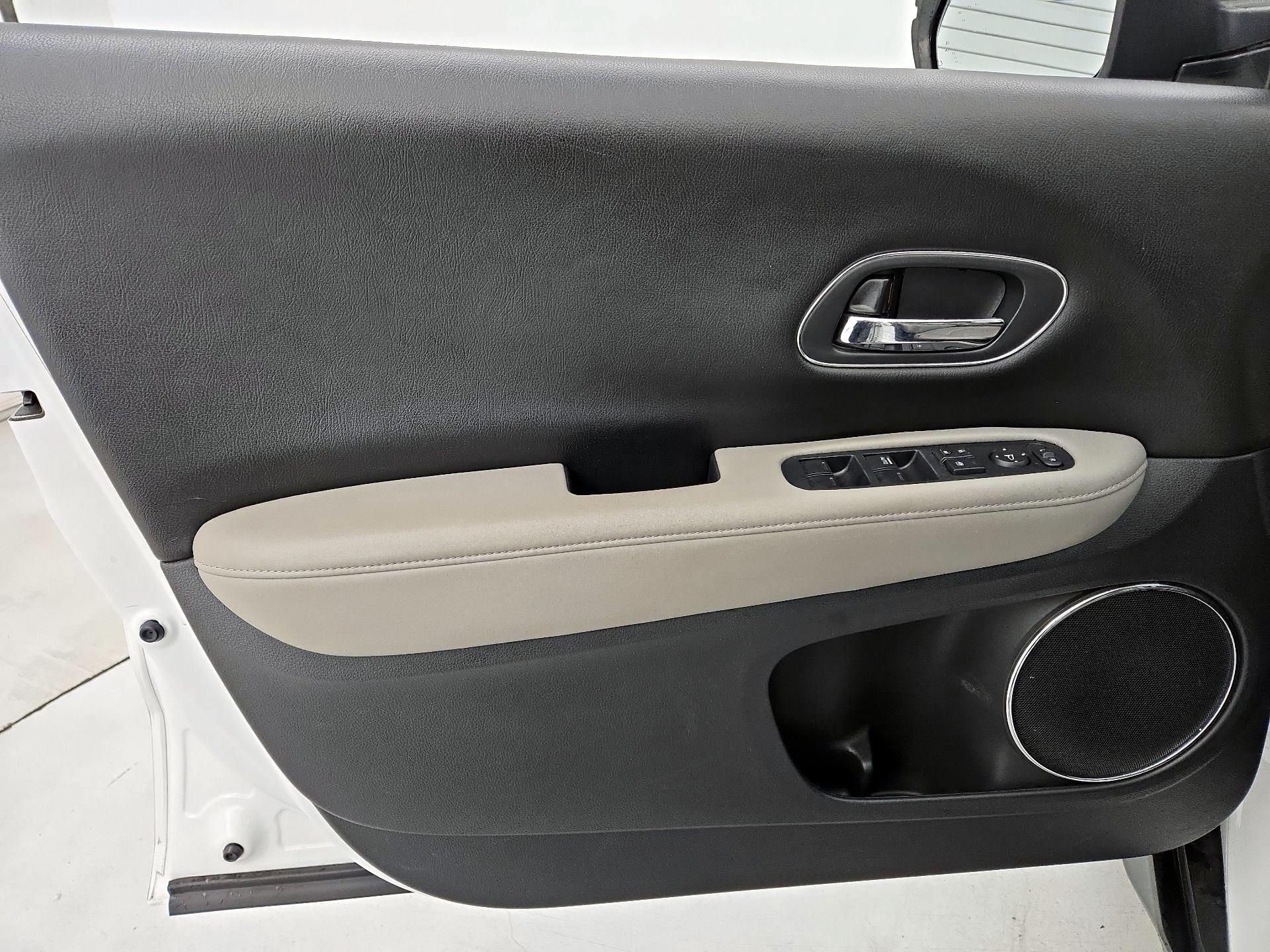 Thumbnail: 2017 Honda HR-V - 12