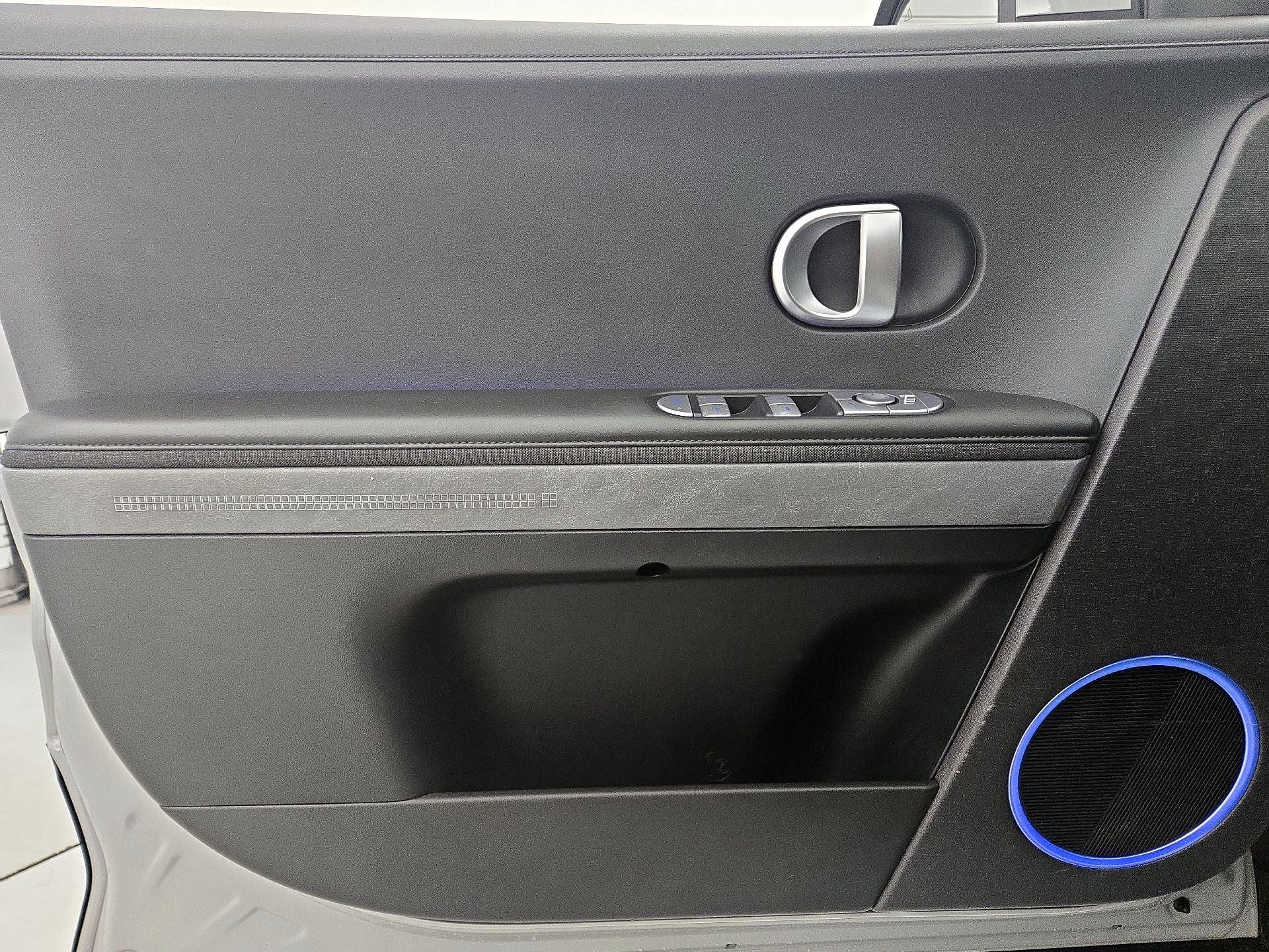 Thumbnail: 2022 Hyundai Ioniq 5 - 12
