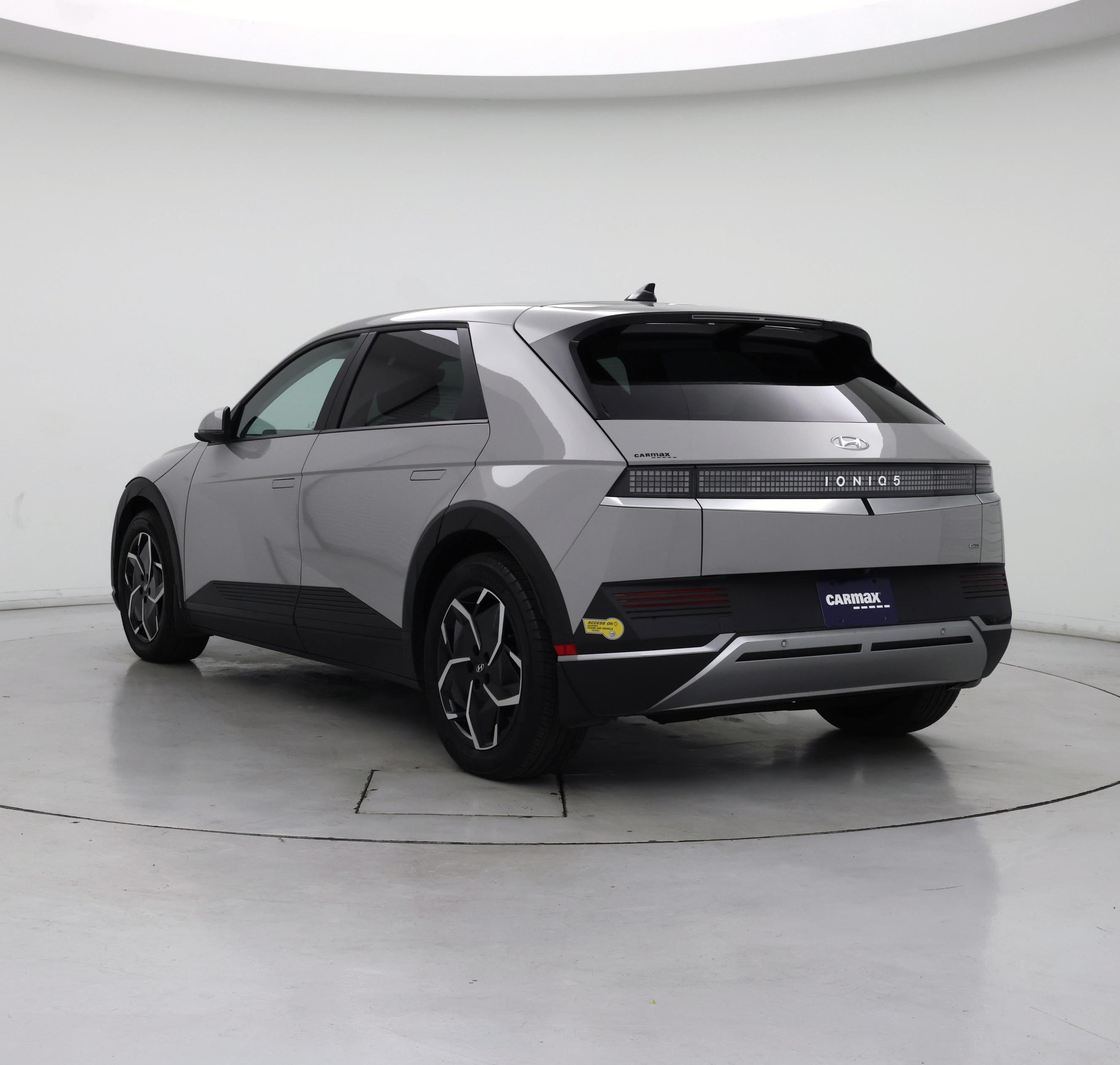 Thumbnail: 2022 Hyundai Ioniq 5 - 2