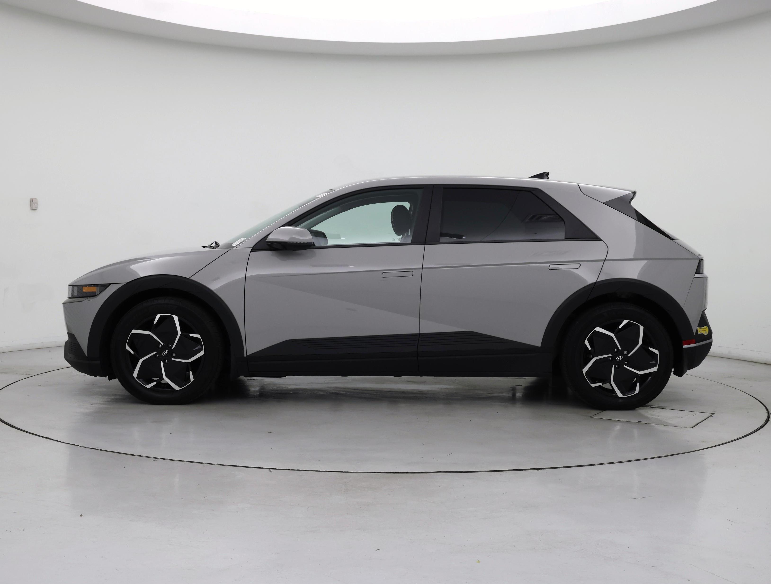 Thumbnail: 2022 Hyundai Ioniq 5 - 3
