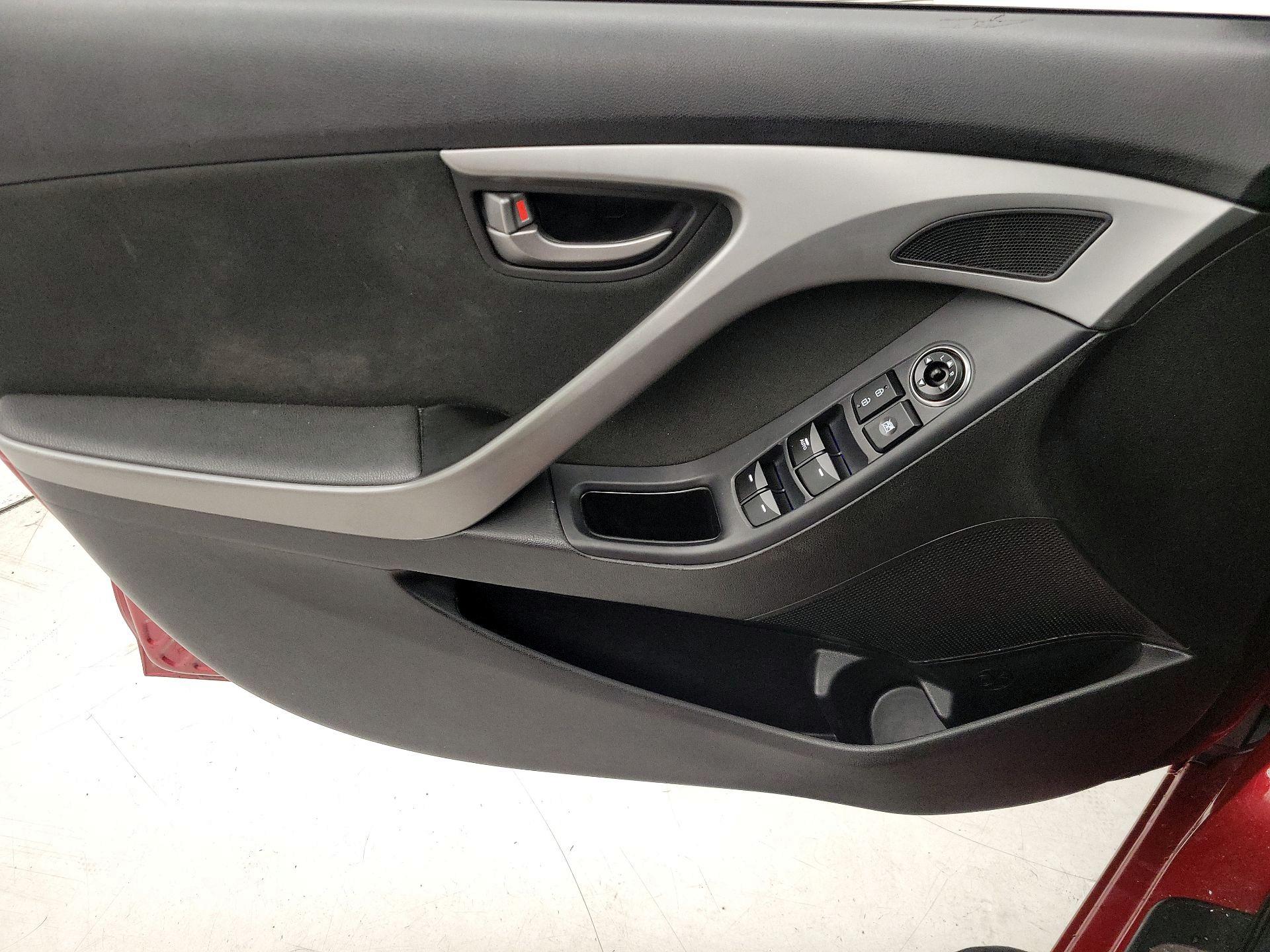 Thumbnail: 2016 Hyundai Elantra - 12