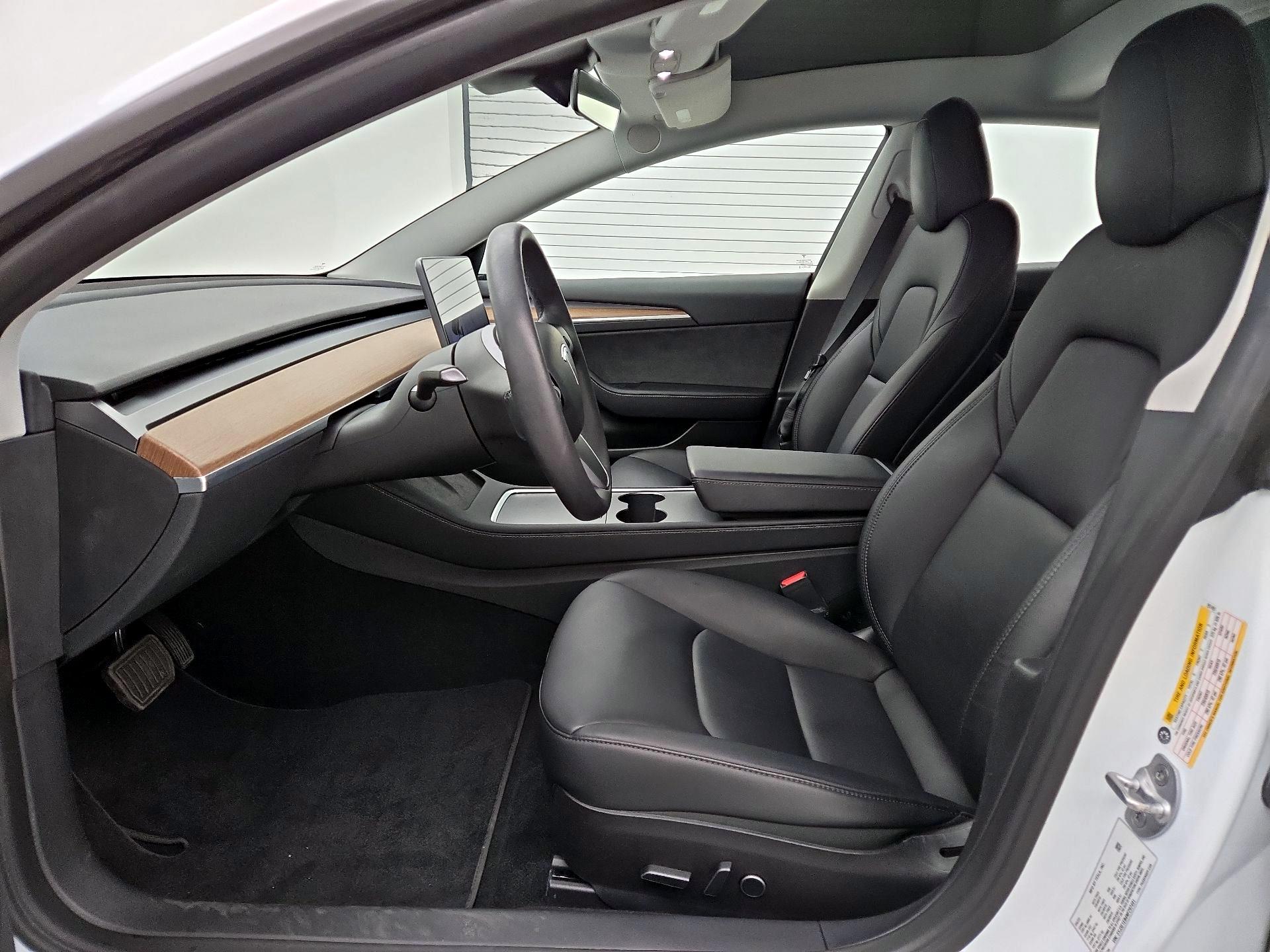 Thumbnail: 2022 Tesla Model 3 - 11
