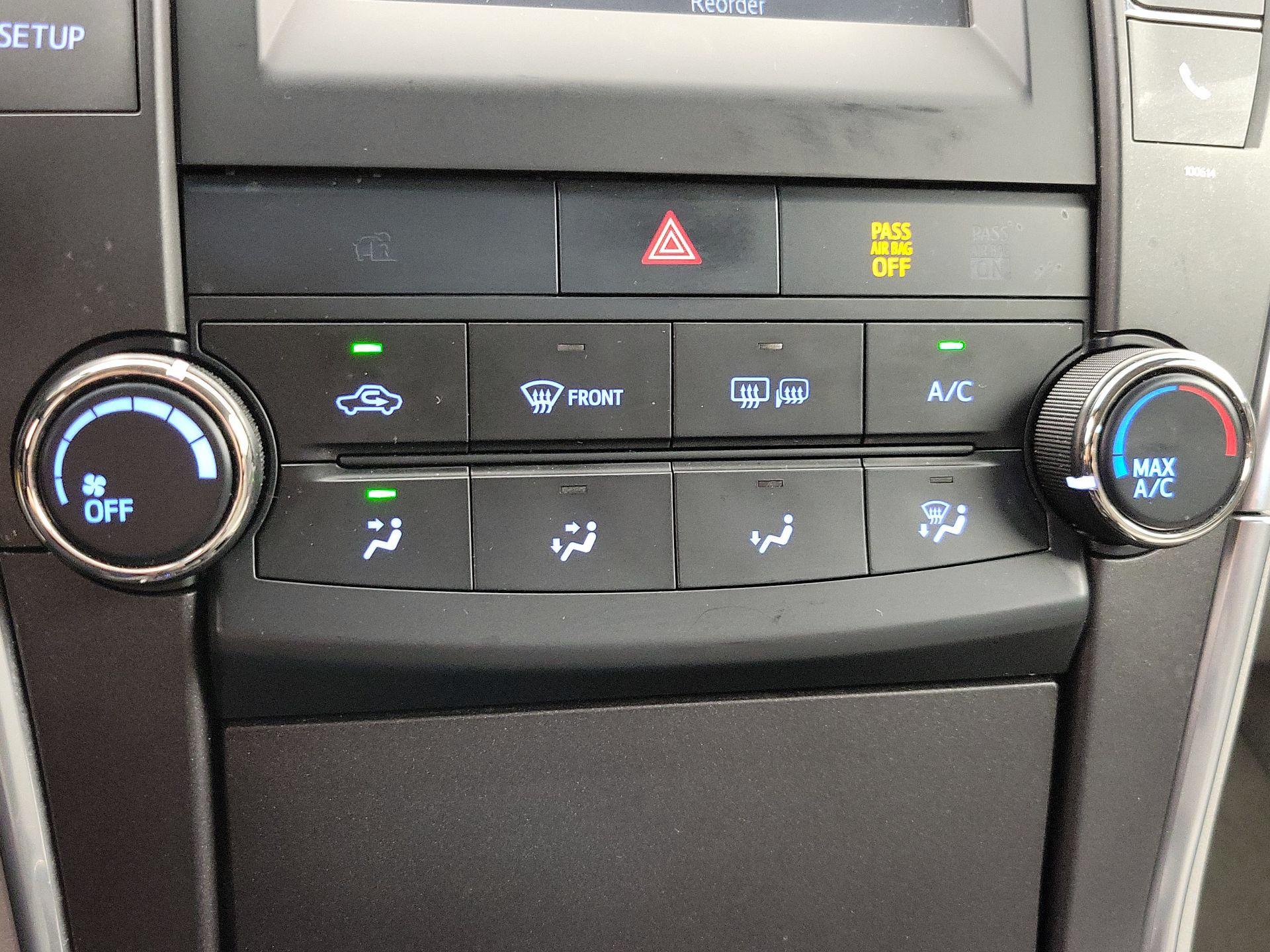Thumbnail: 2017 Toyota Camry - 16