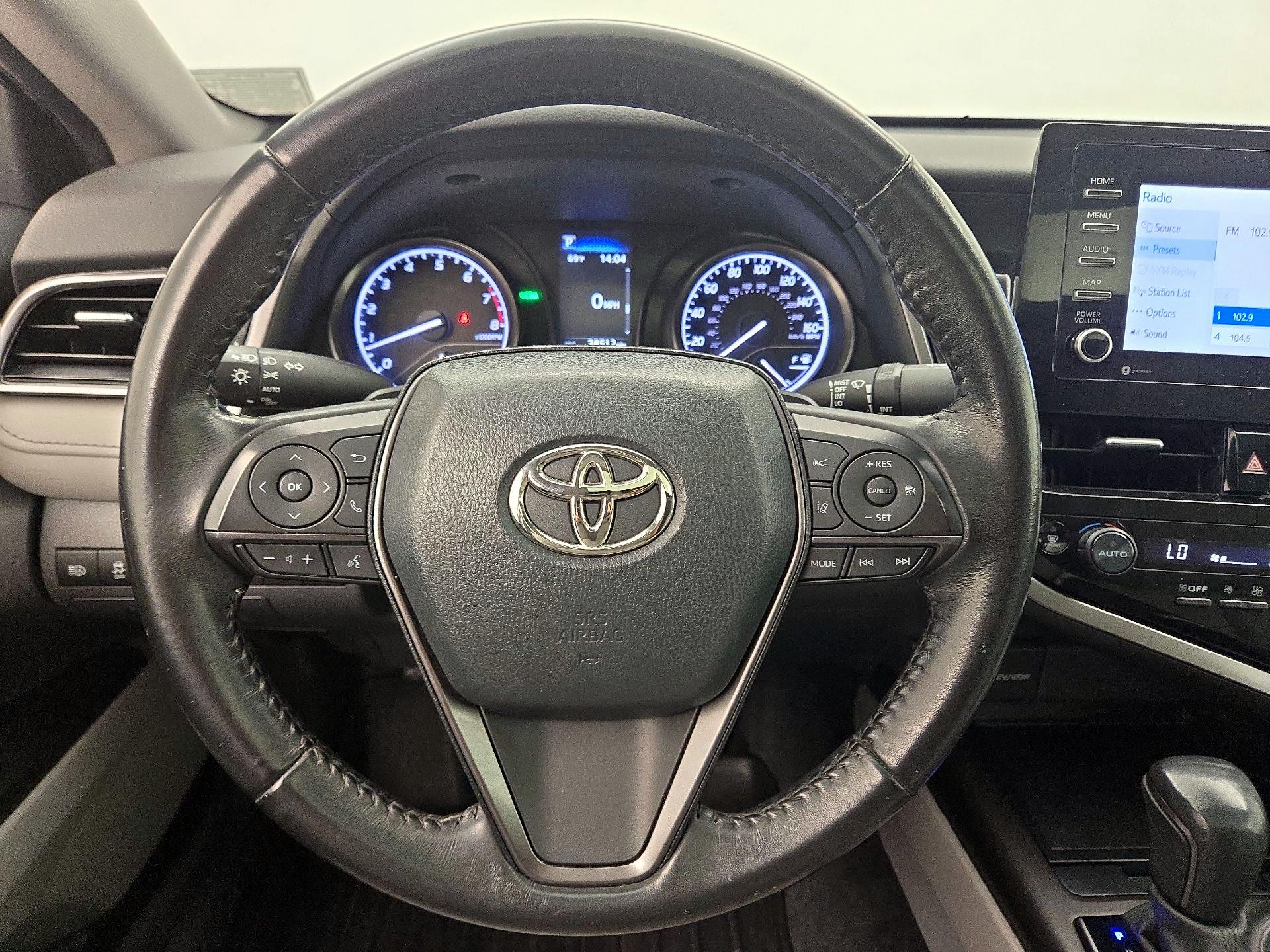 Thumbnail: 2022 Toyota Camry - 10
