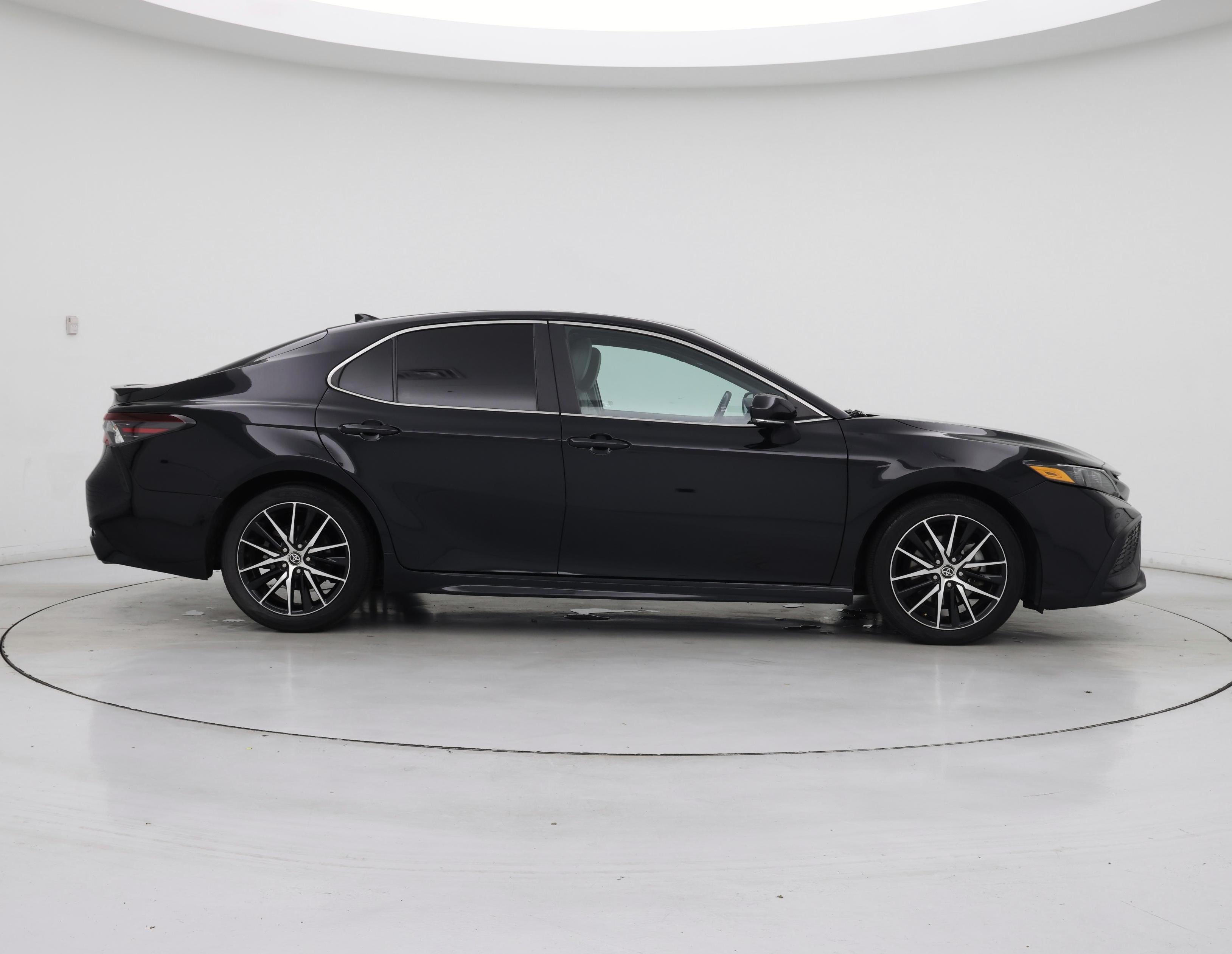 Thumbnail: 2022 Toyota Camry - 7