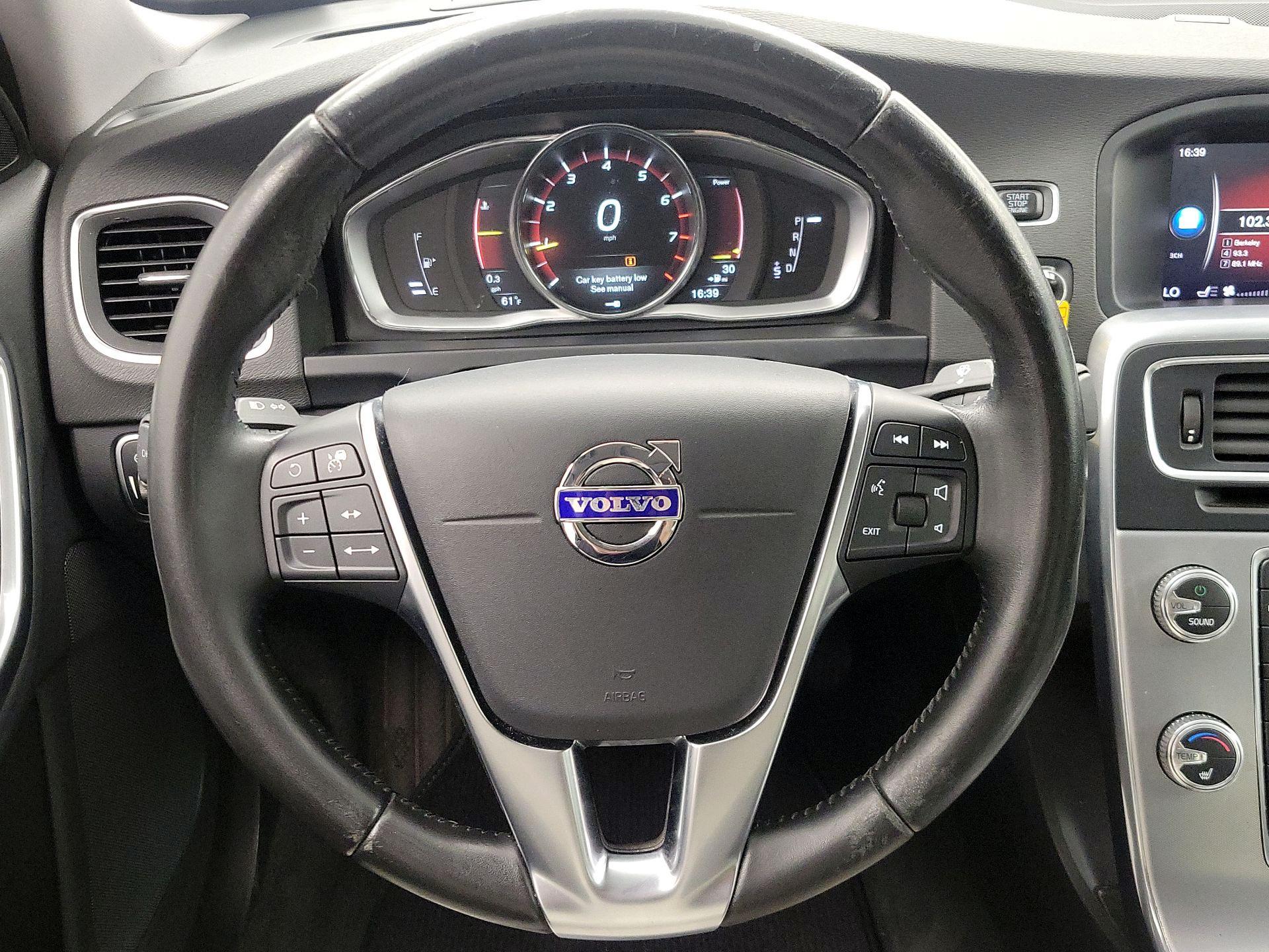 Thumbnail: 2017 Volvo S60 - 10